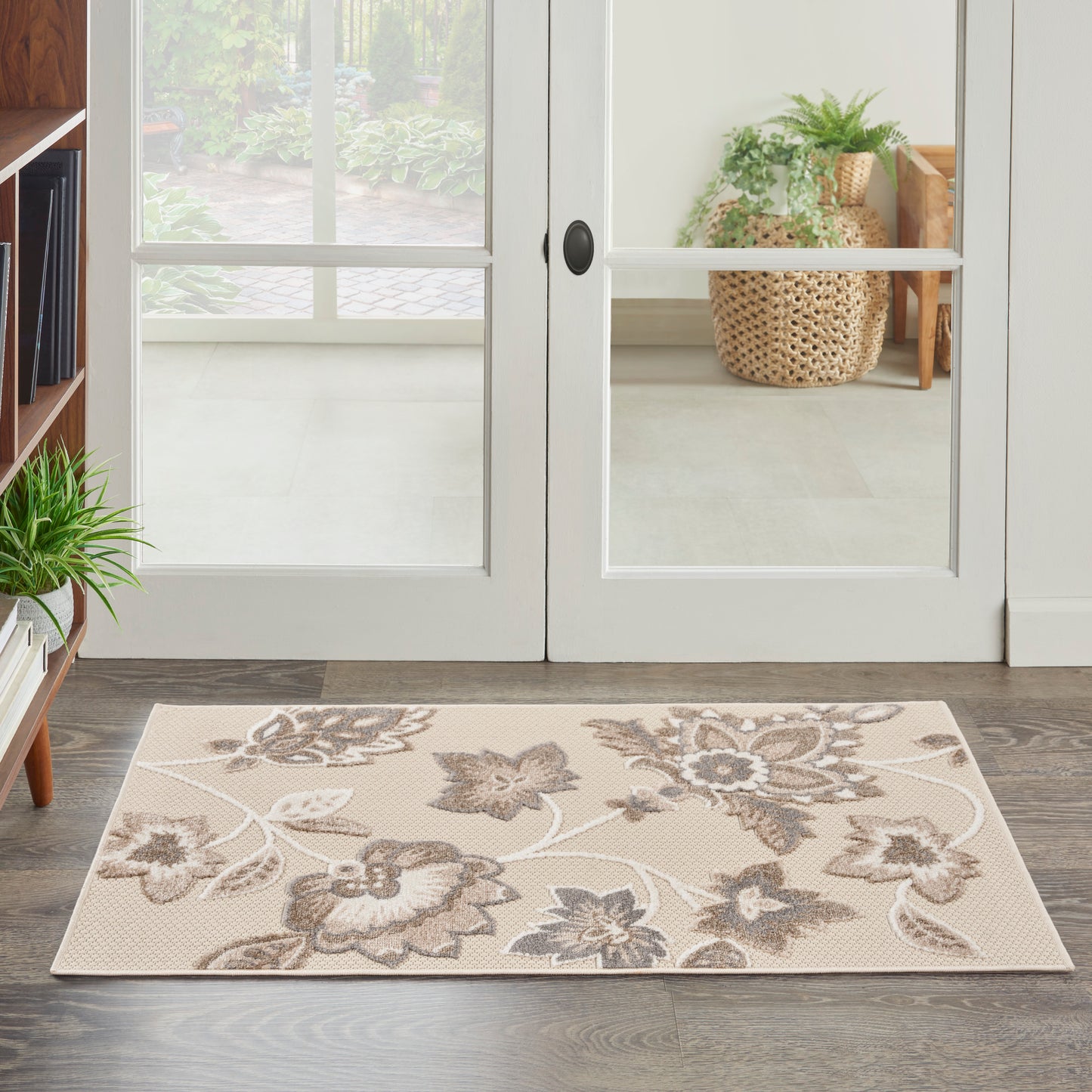 Nourison Aloha 2'8" x 4' Beige Farmhouse Rug