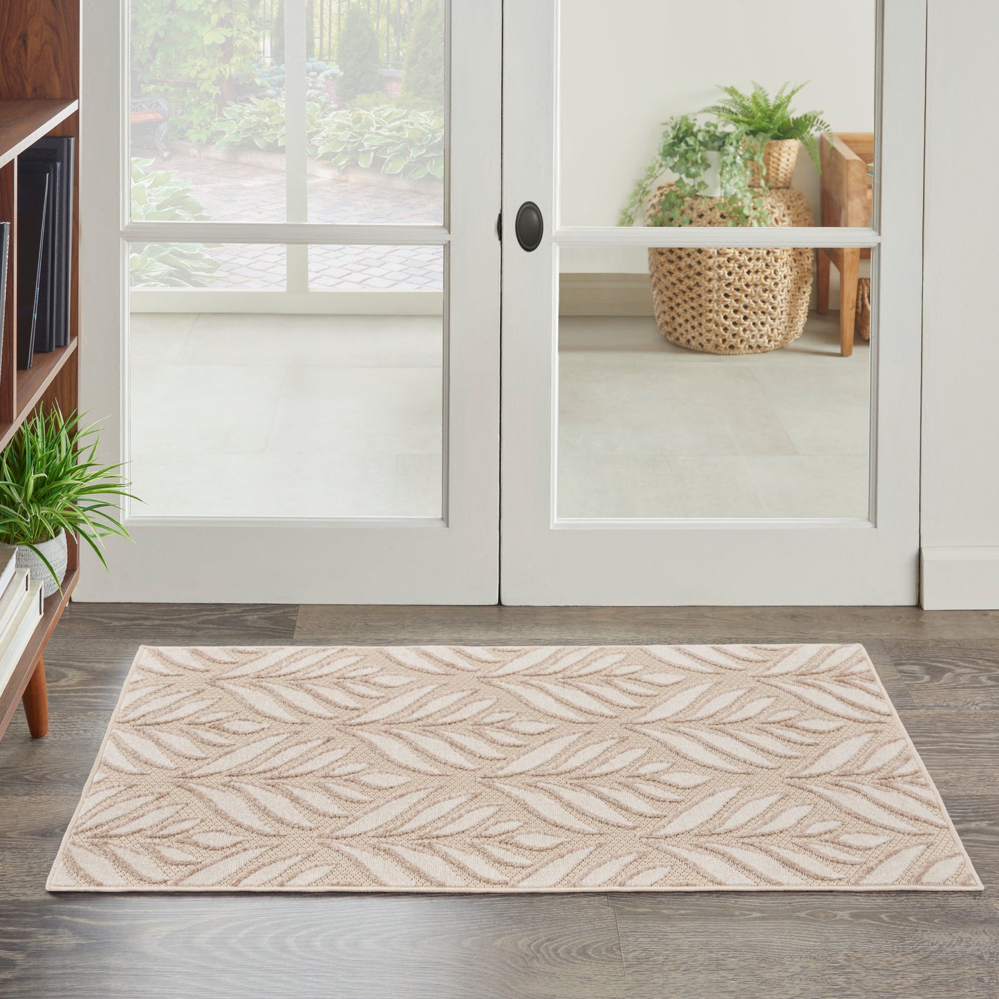 Nourison Aloha 2'8" x 4' Ivory Grey Tropical Rug