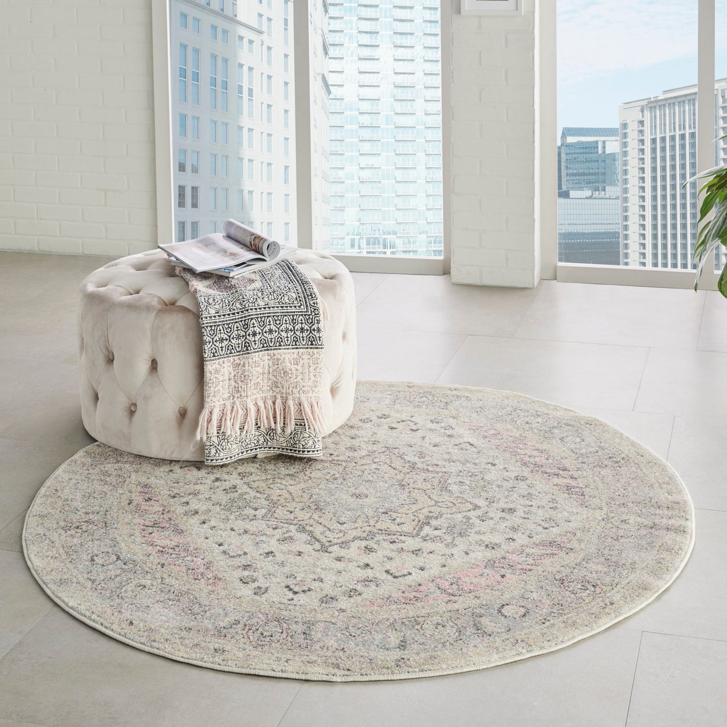 Nourison Tranquil 5'3" x Round Ivory/Pink Vintage Indoor Rug