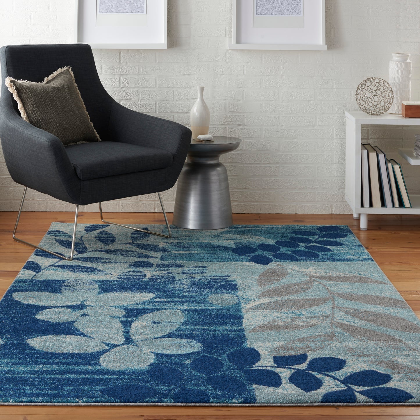 Nourison Tranquil 5'3" x 7'3" Navy/Light Blue Farmhouse Indoor Rug