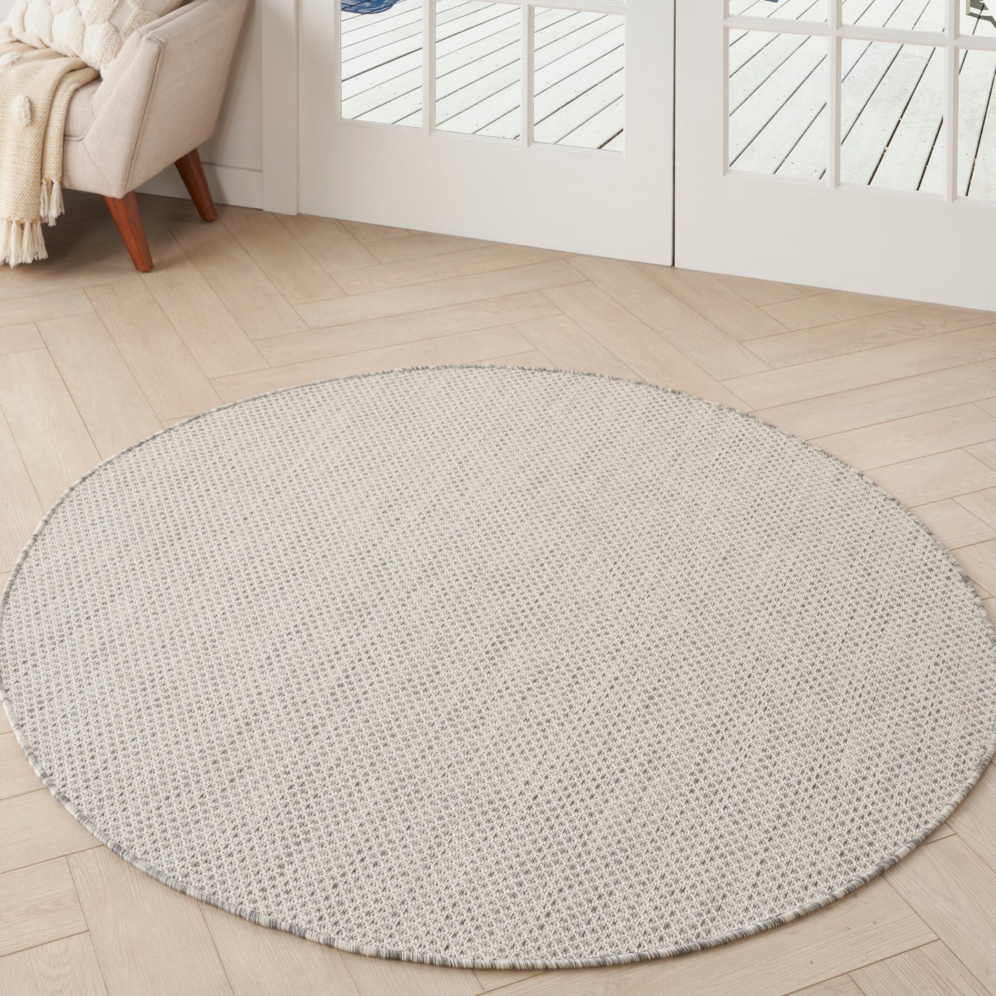 Nourison Courtyard 5' x Round Ivory/Silver Modern Rug