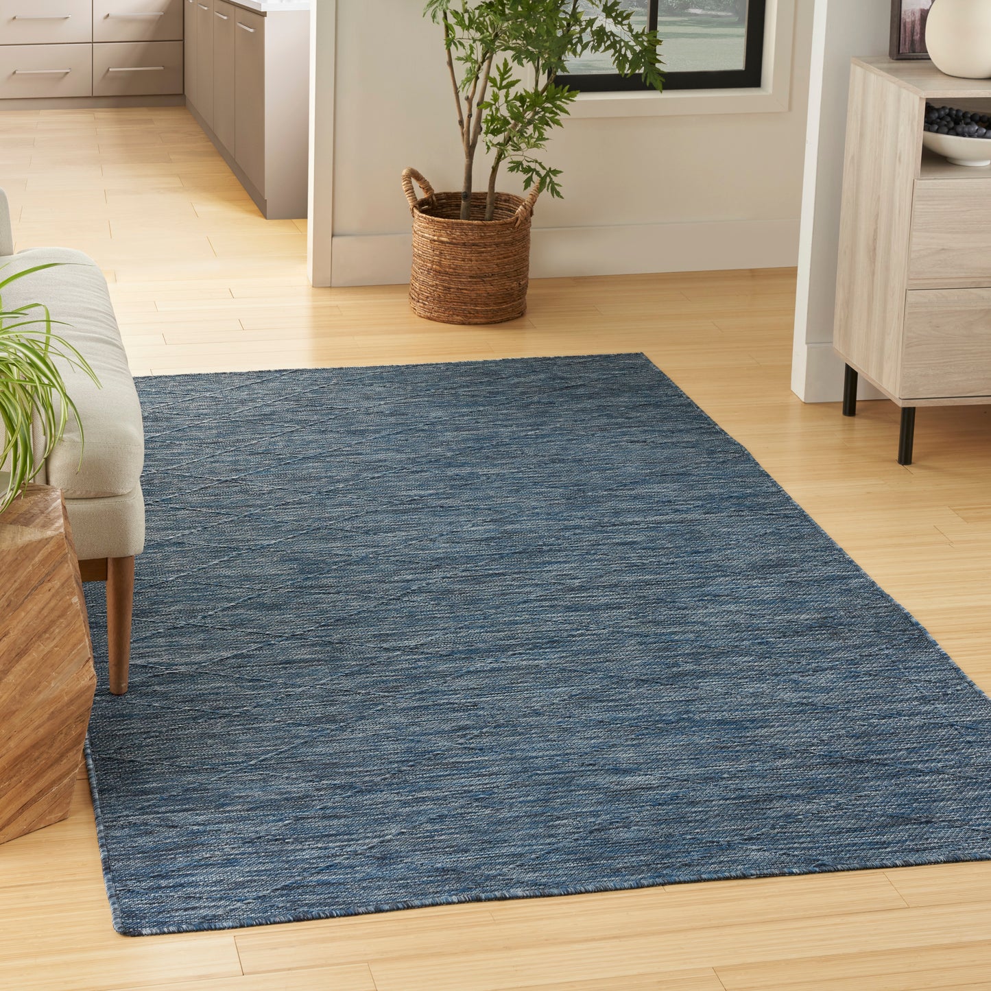 Nourison Washable Solutions 4' x 6' Navy Blue Modern Rug