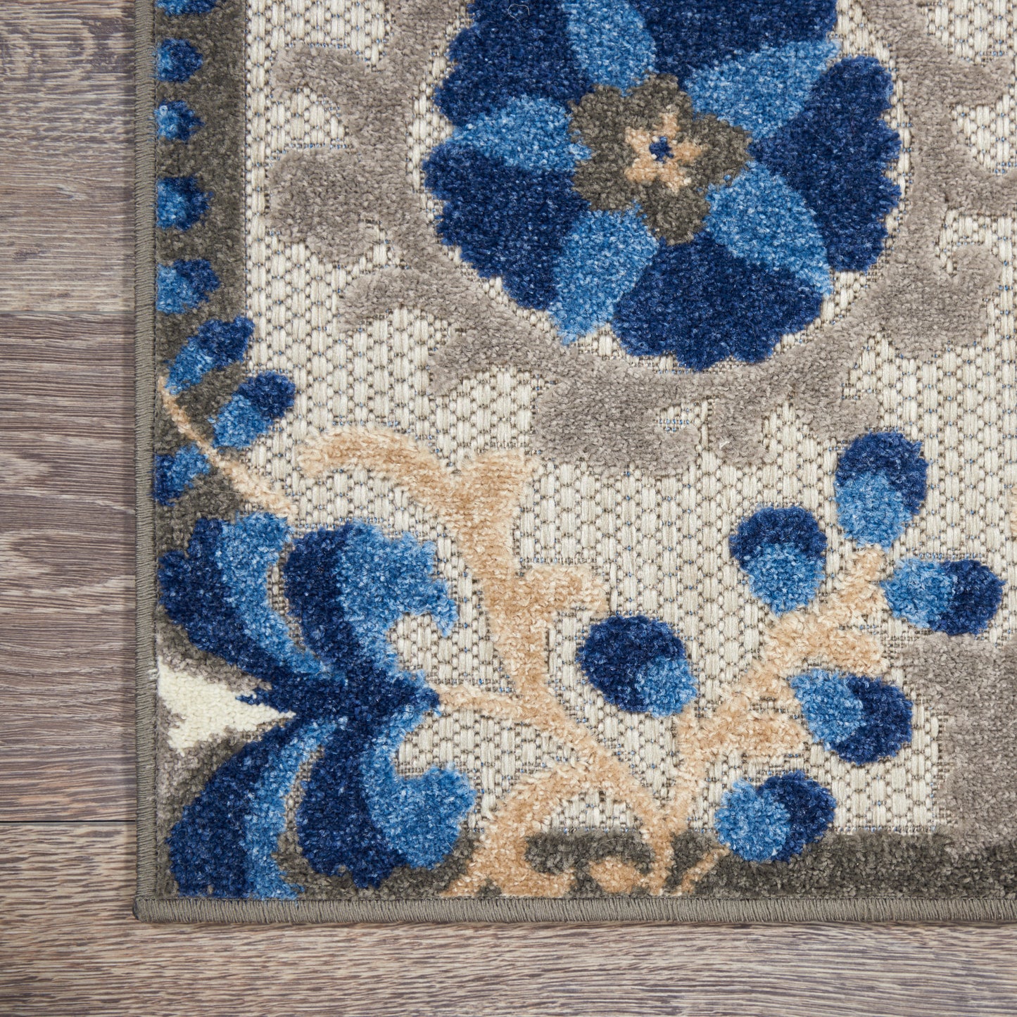 Nourison Aloha 2'8" x 4' Natural Blue Farmhouse Rug