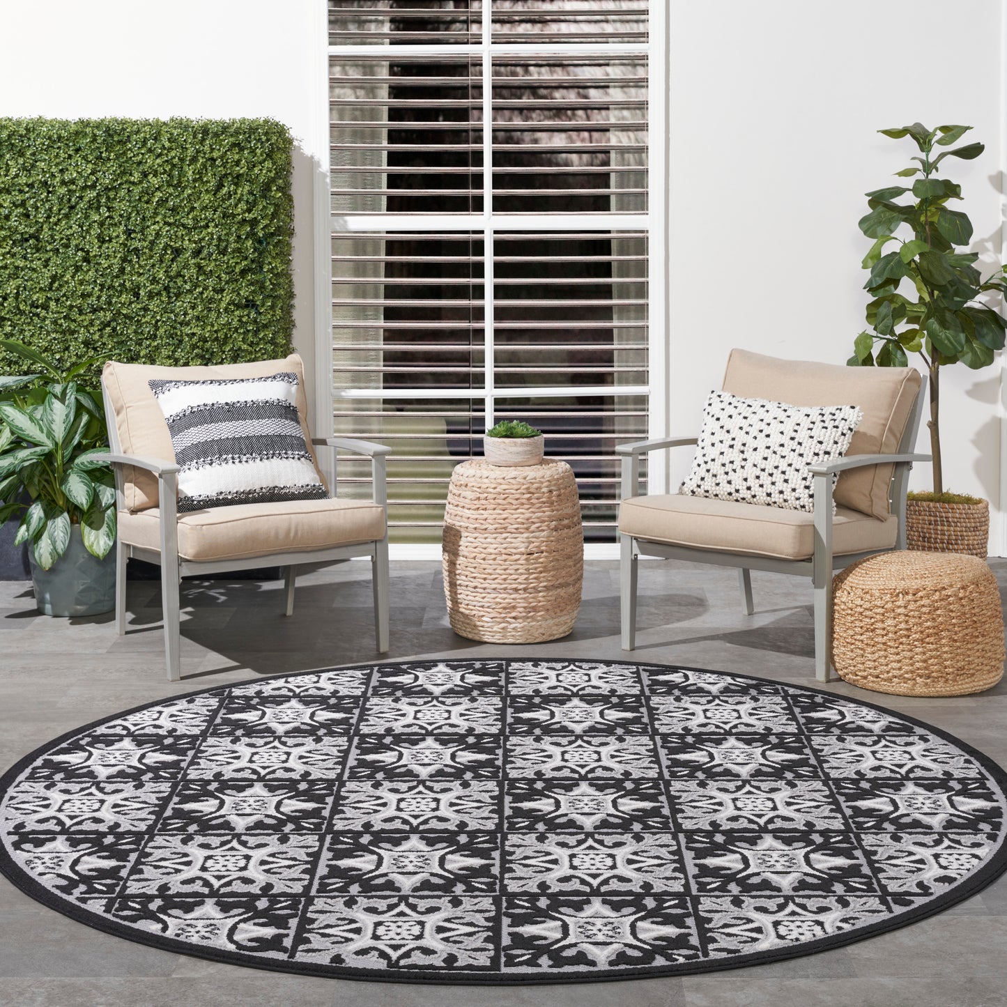 Nourison Aloha 7'10" x Round Black White Contemporary Rug