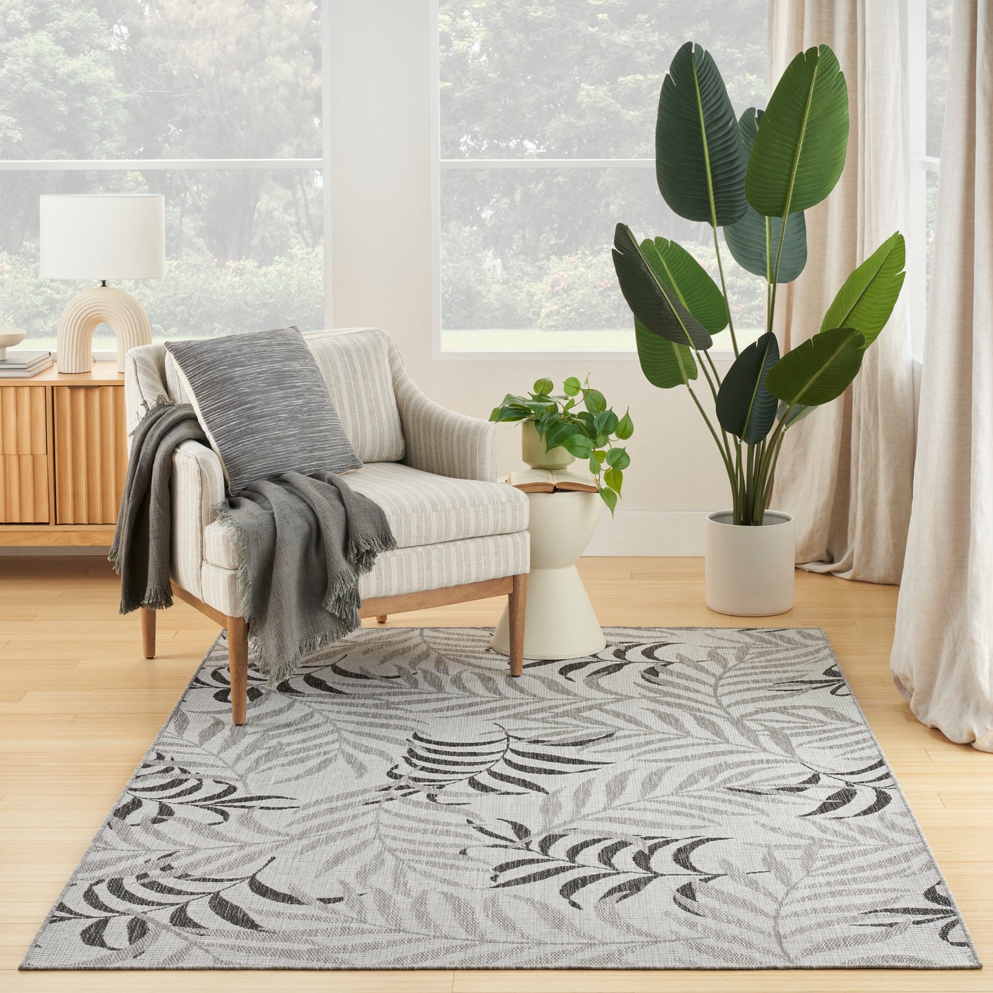 Nourison Garden Oasis 4' x 6' Grey Tropical Rug