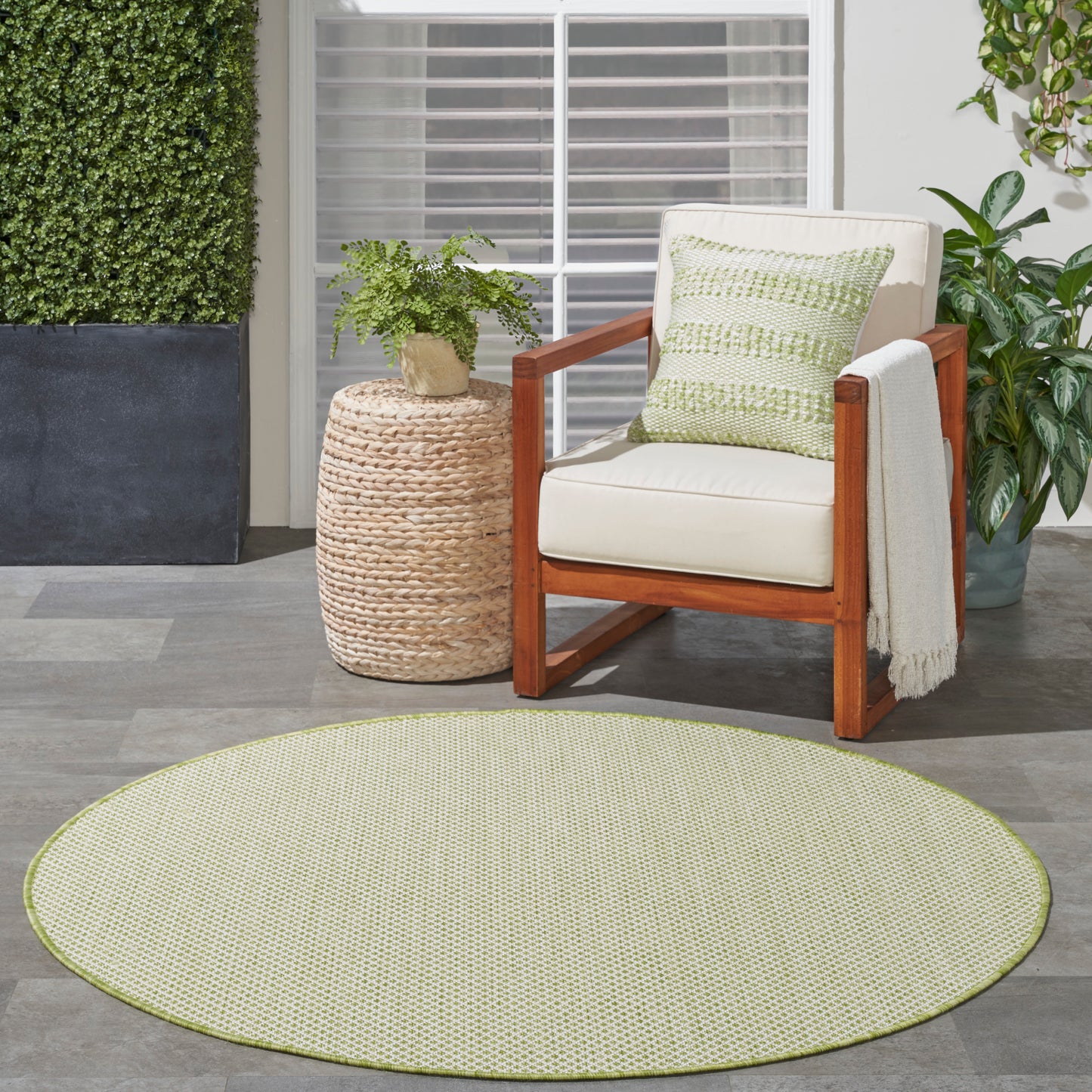 Nourison Courtyard 4' x Round Ivory Green Modern Rug