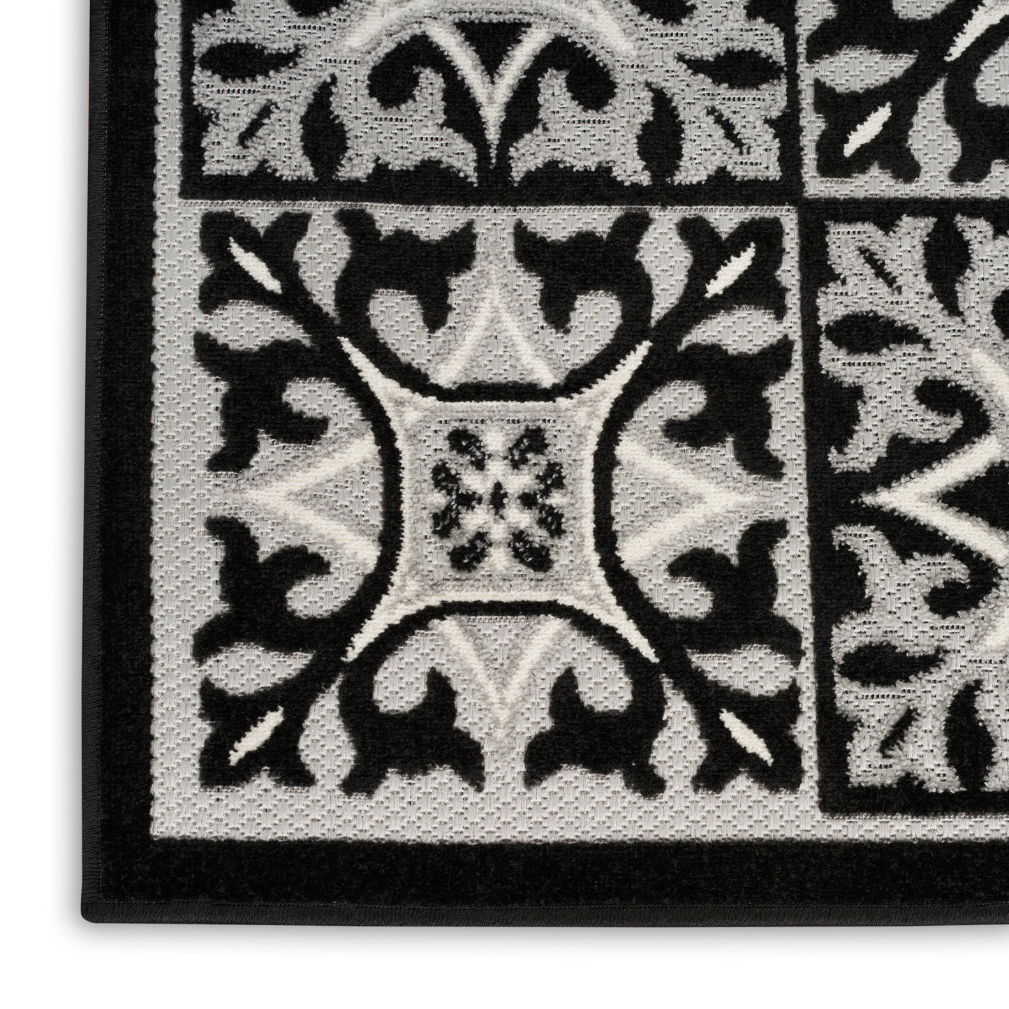 Nourison Aloha 2'8" x 4' Black White Contemporary Rug