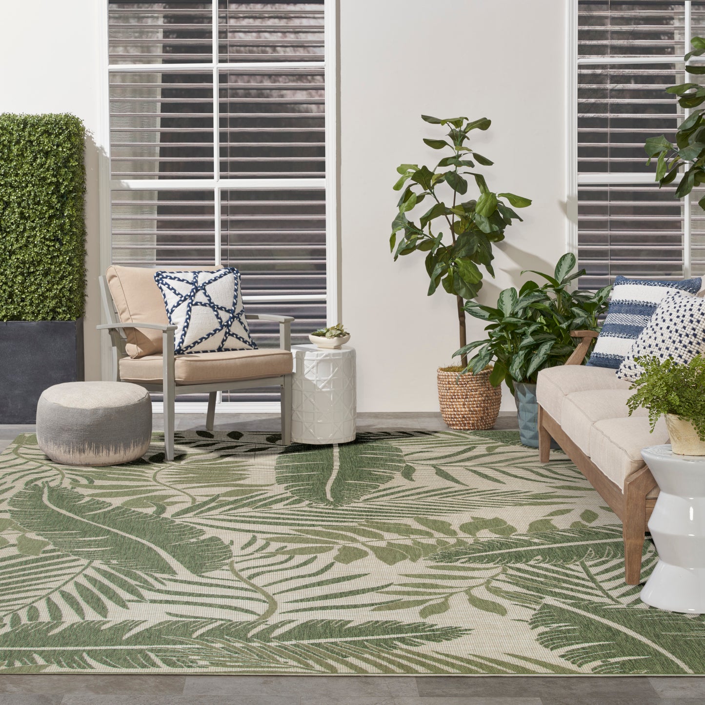 Nourison Garden Oasis 8' x 10' Ivory Green Outdoor Rug