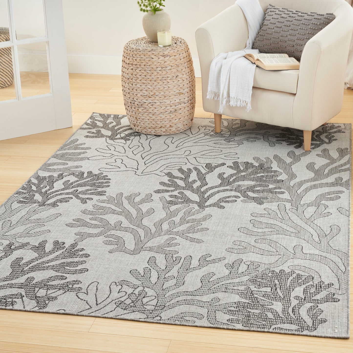 Nourison Garden Oasis 5' x 7' Grey Coastal, Nautical & Beach Rug