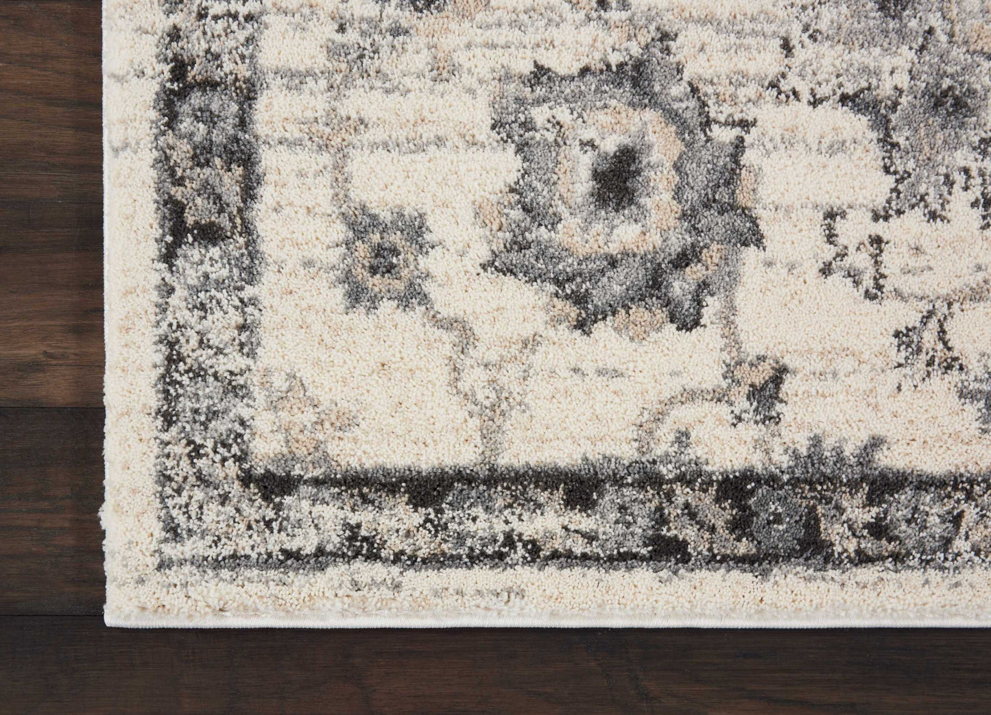 Nourison Fusion 4' x 6' Cream Grey Vintage Indoor Rug