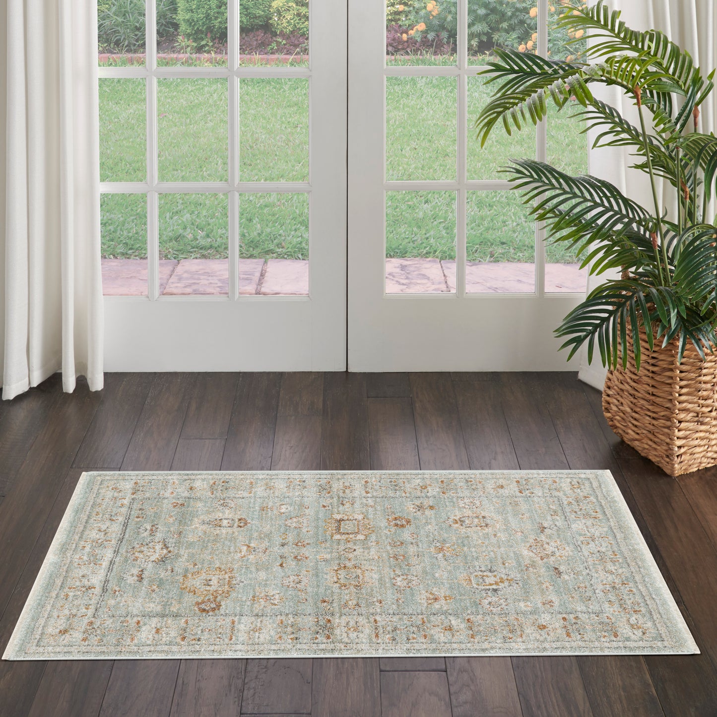 Nourison Traditional Home 2'6" x 4'6" Mint Vintage Indoor Rug