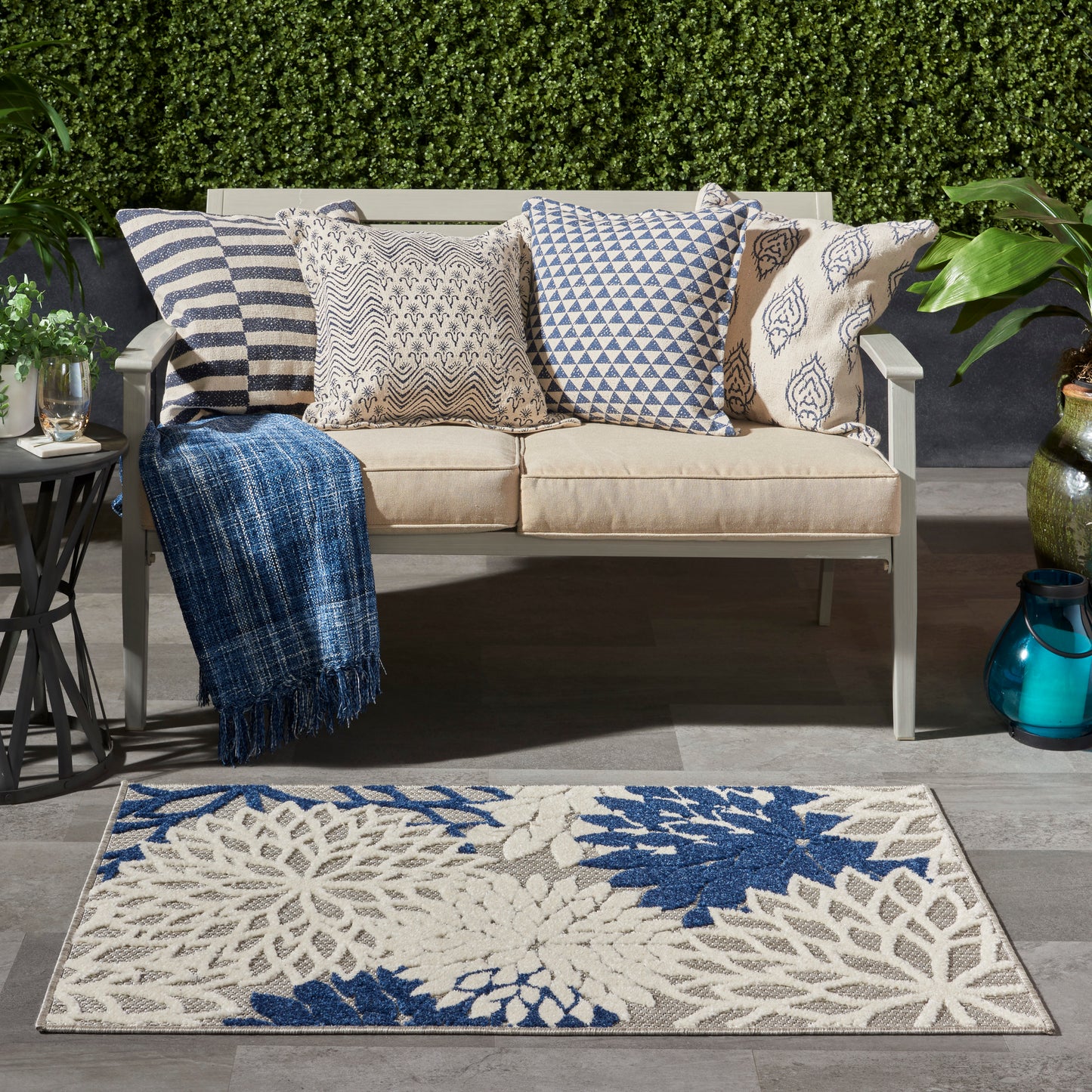 Nourison Aloha 2'8" x 4' Ivory Navy Tropical Rug