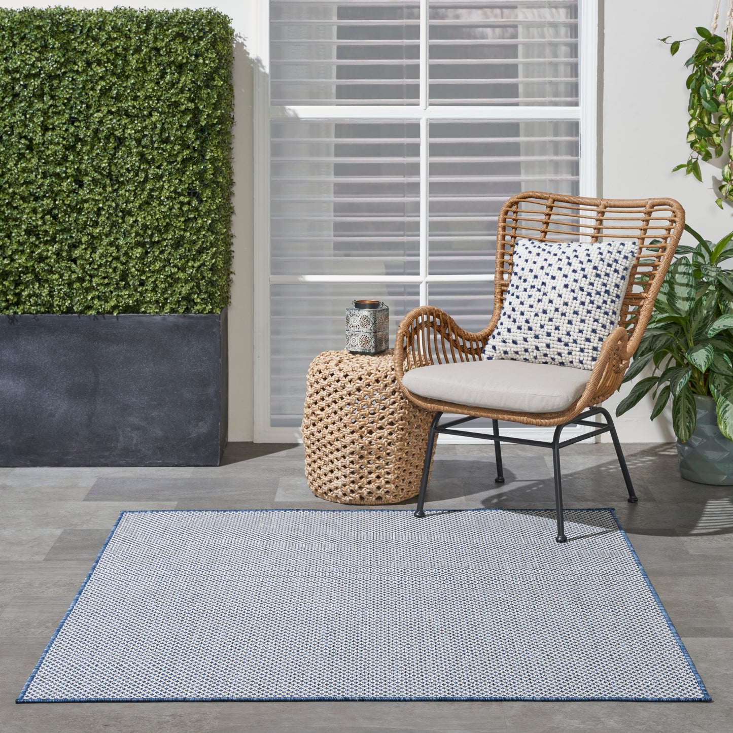 Nourison Courtyard 5' x Square Ivory Blue Modern Rug