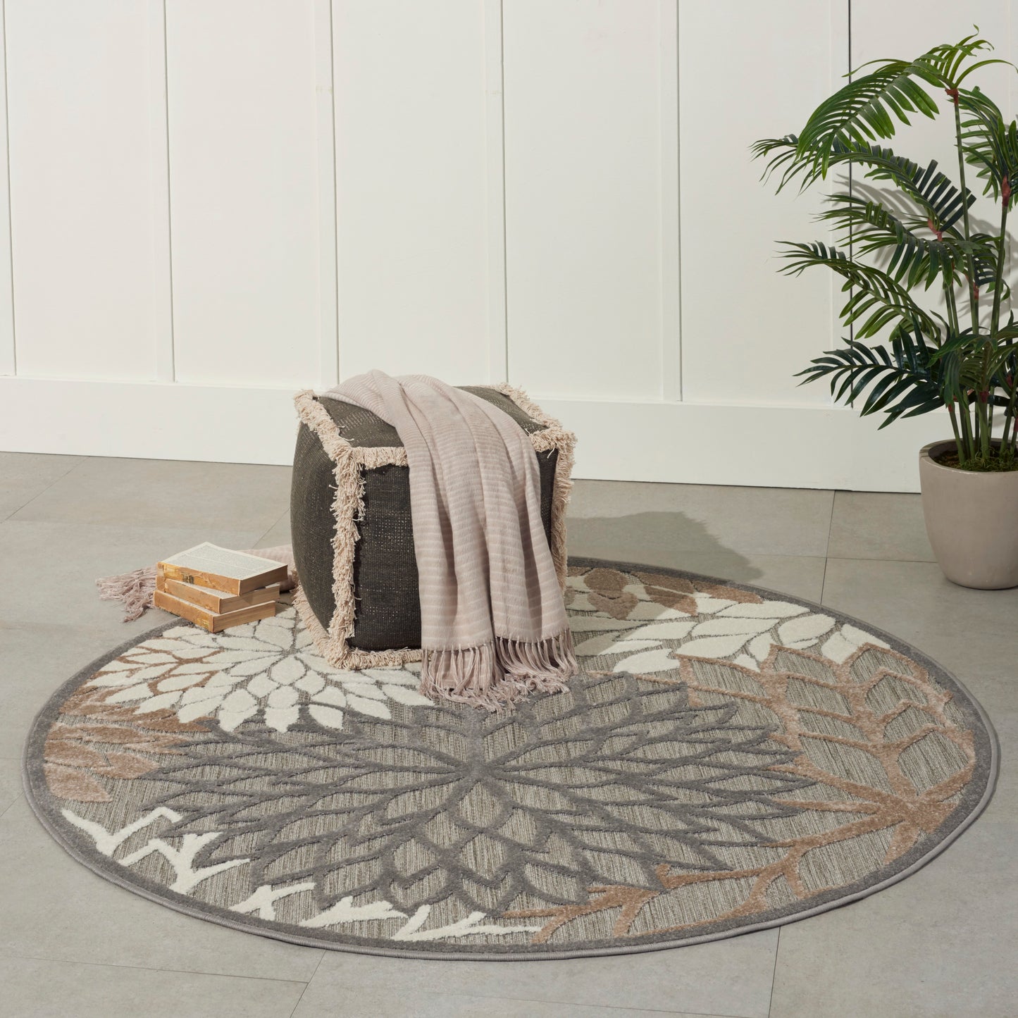 Nourison Aloha 4' x Round Natural Tropical Rug