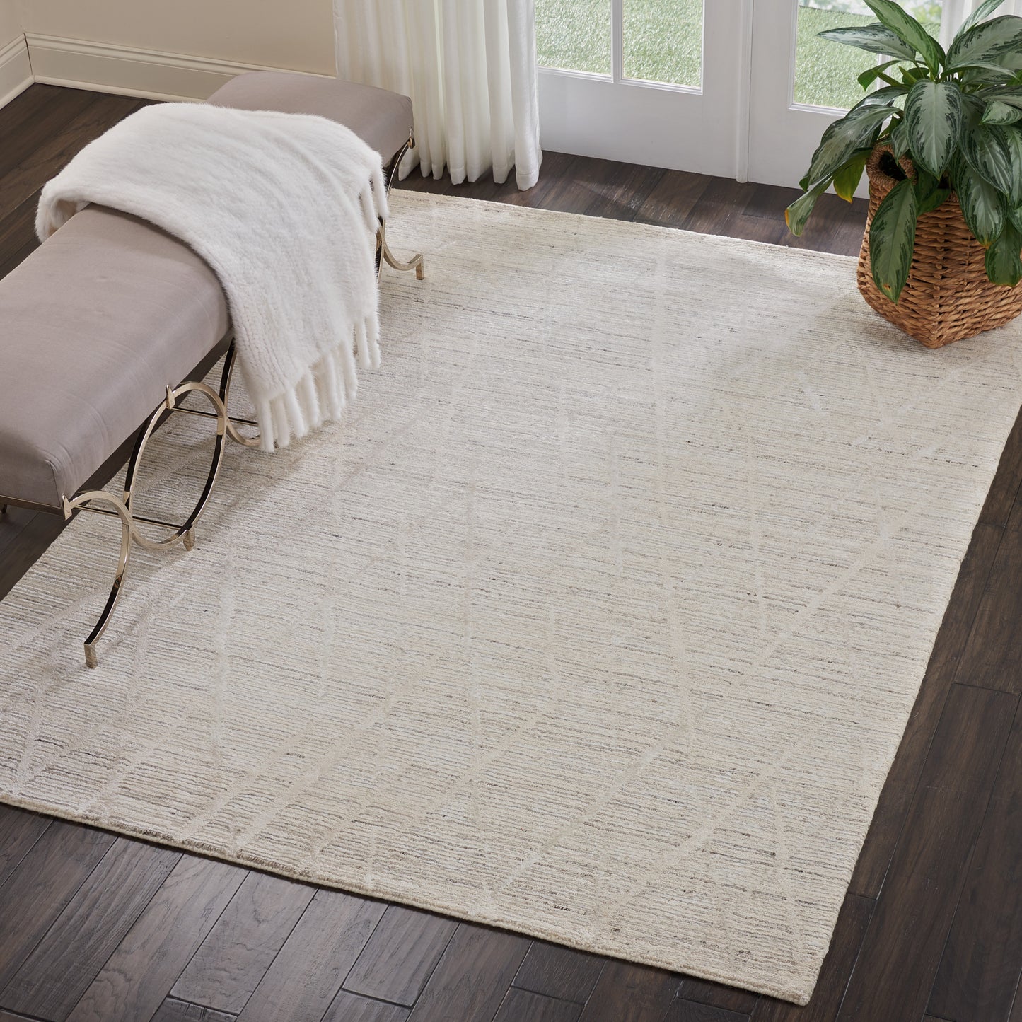 Nourison Ocean 5'6" x 7'5" Pearl Modern Indoor Rug