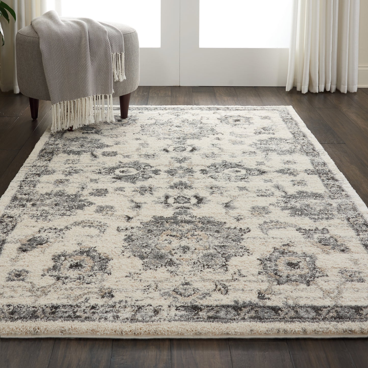 Nourison Fusion 4' x 6' Cream Grey Vintage Indoor Rug