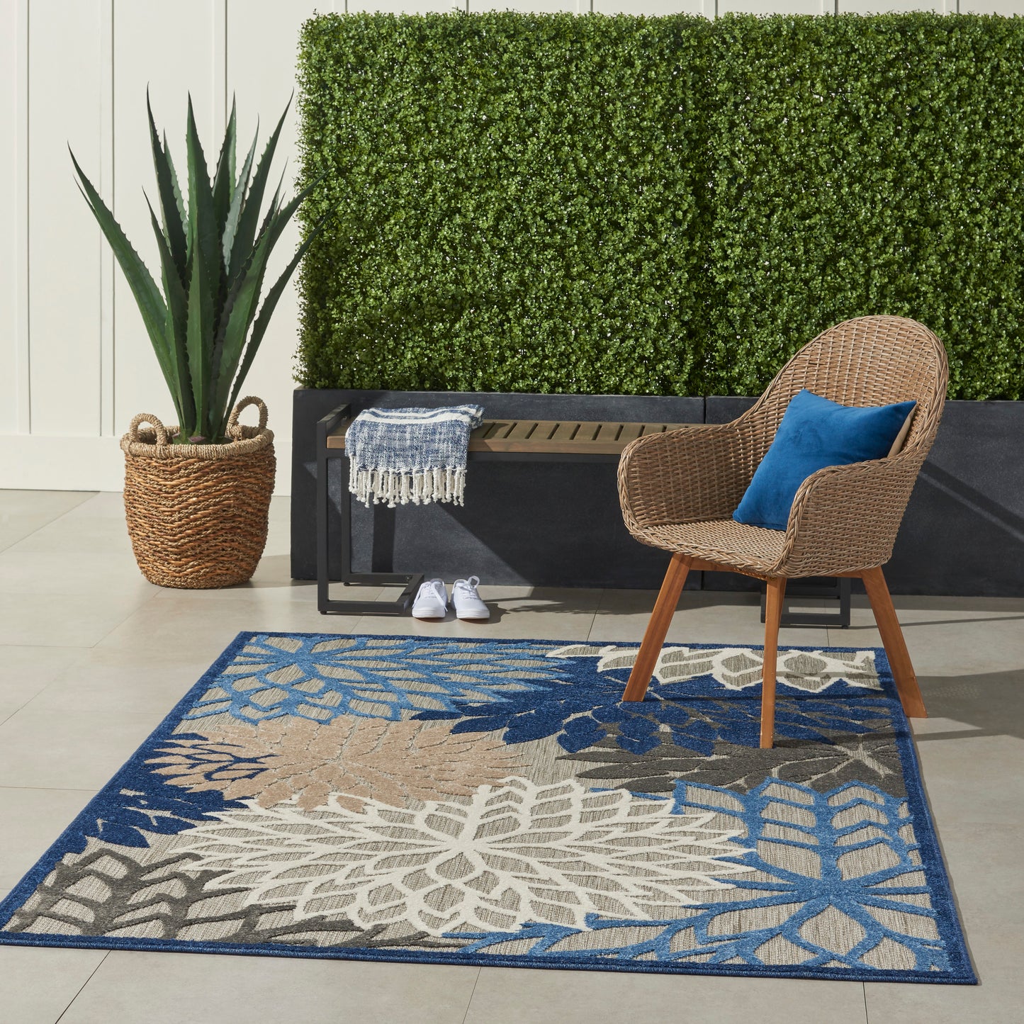 Nourison Aloha 6' x 9' Blue Multicolor Tropical Rug