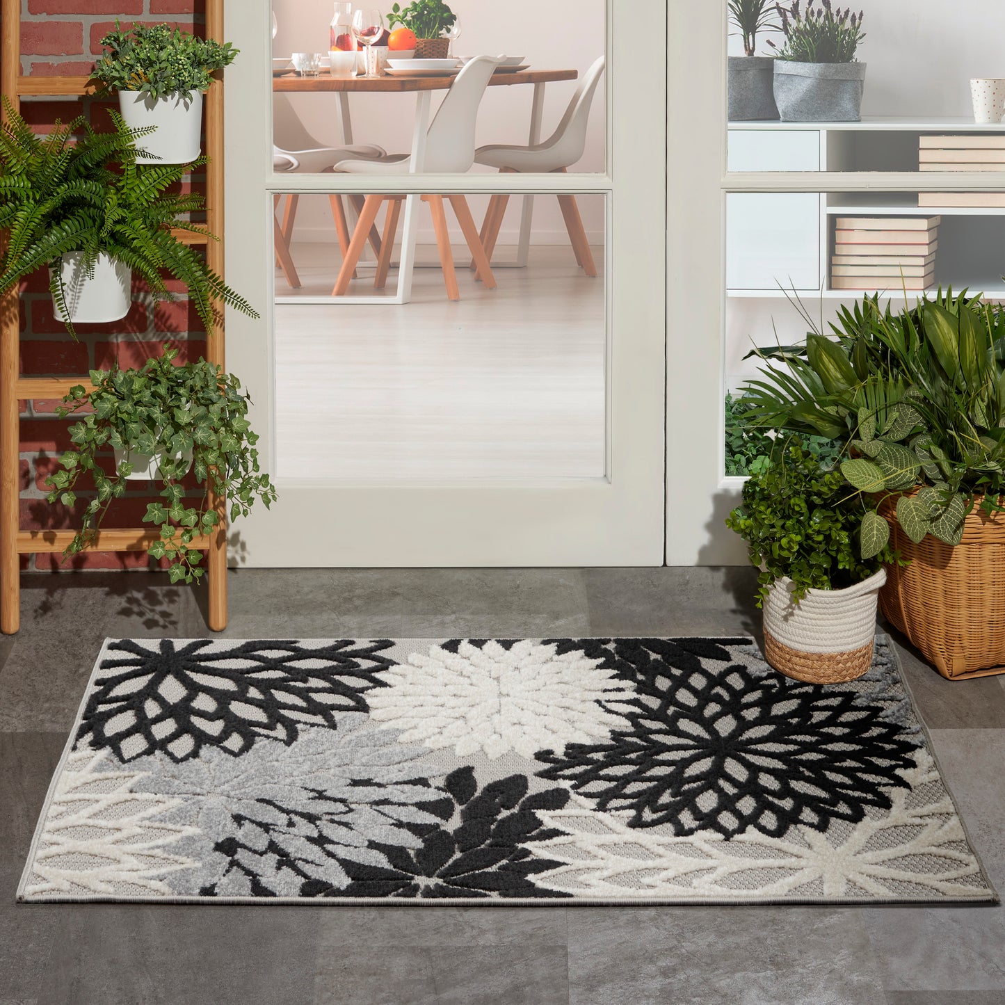 Nourison Aloha 3' x 5' Black White Tropical Rug