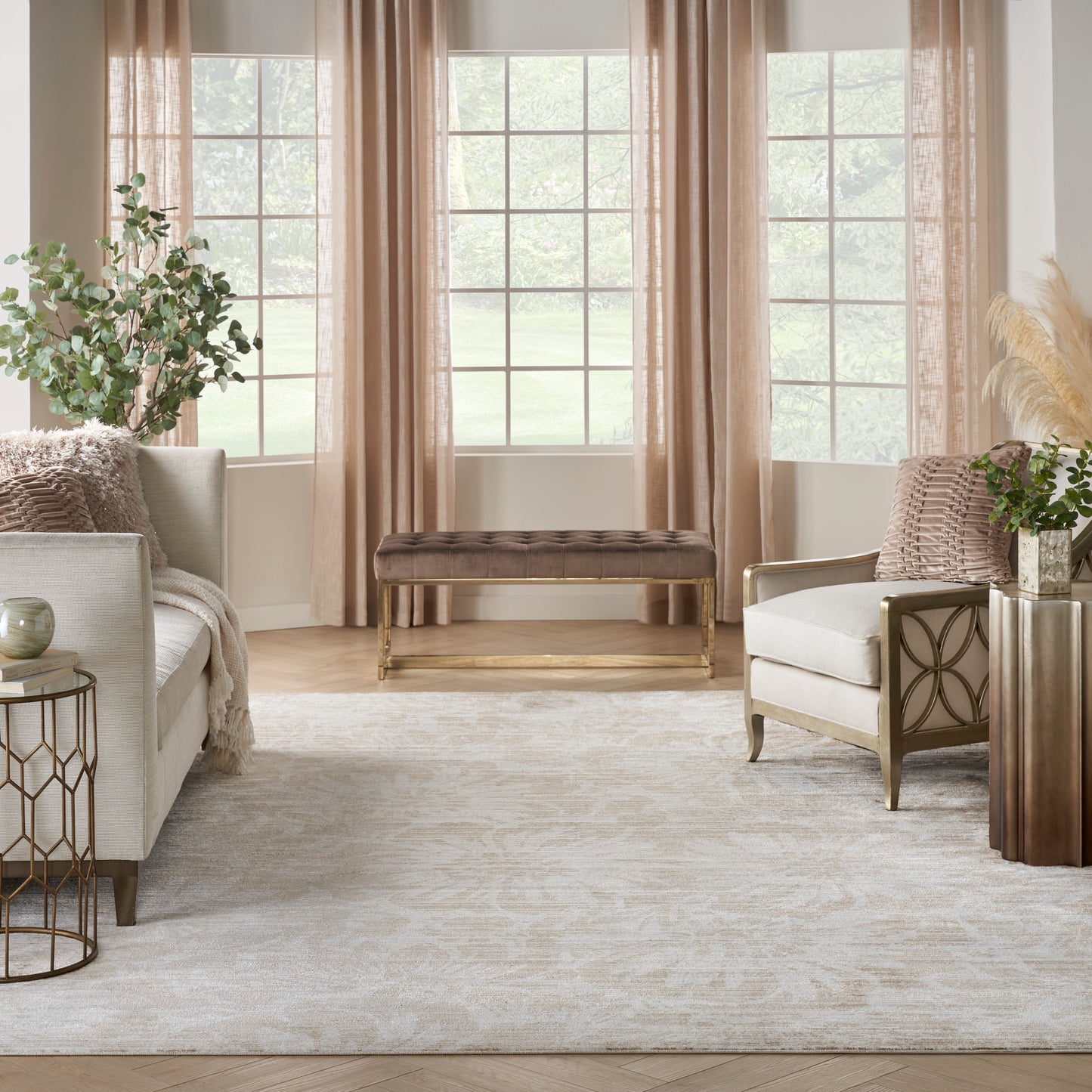 Inspire Me! Home Décor Iliana 9' x 12' Ivory Grey with Gold Accents Modern Indoor Rug