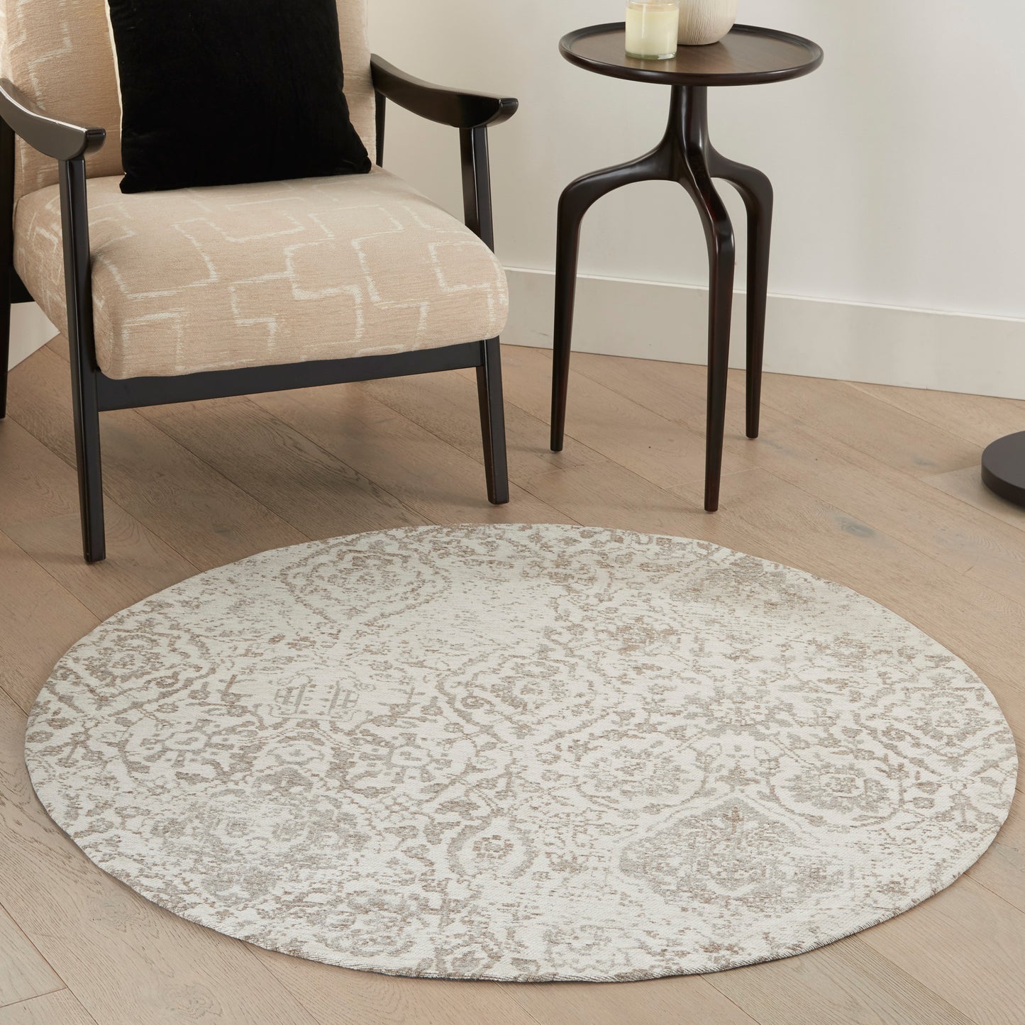 Nourison Damask 4' x Round Ivory Farmhouse Indoor Rug