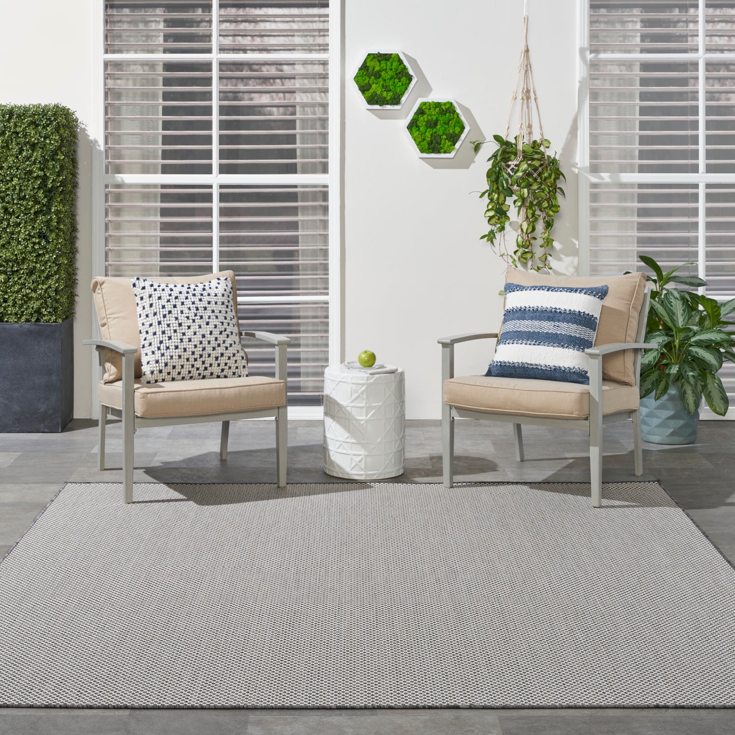 Nourison Courtyard 6' x Square Ivory/Charcoal Modern Rug