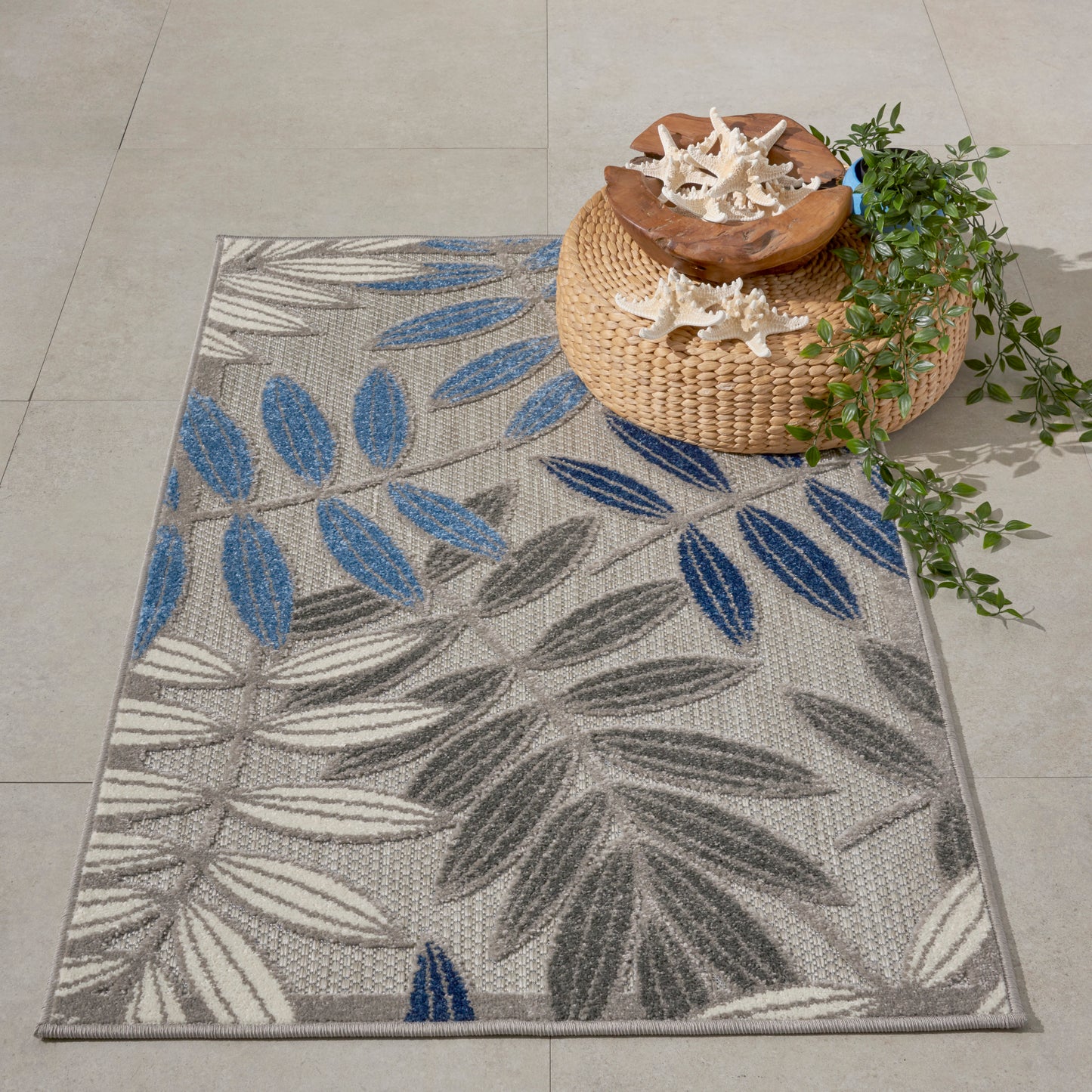 Nourison Aloha 2'8" x 4' Grey/Blue Tropical Rug