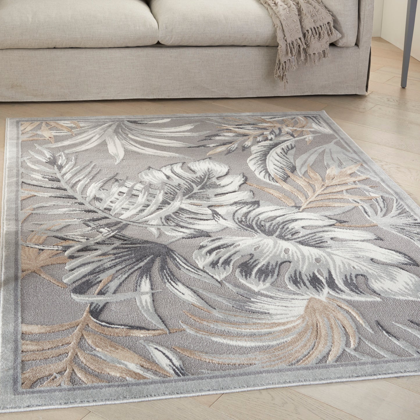 Nourison Seaside 5'3" x 7'3" Grey Tropical Indoor Rug