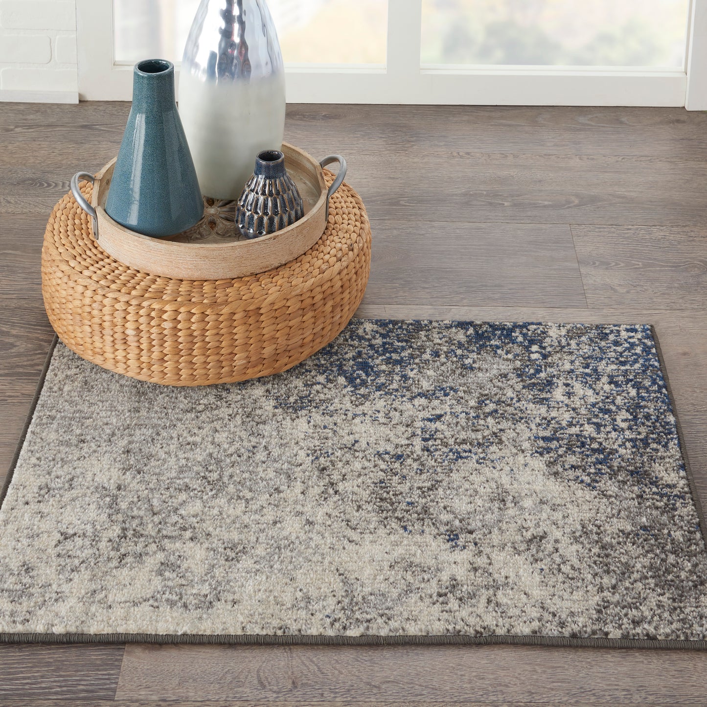 Nourison Passion 1'10" x 2'10" Charcoal Ivory Modern Indoor Rug