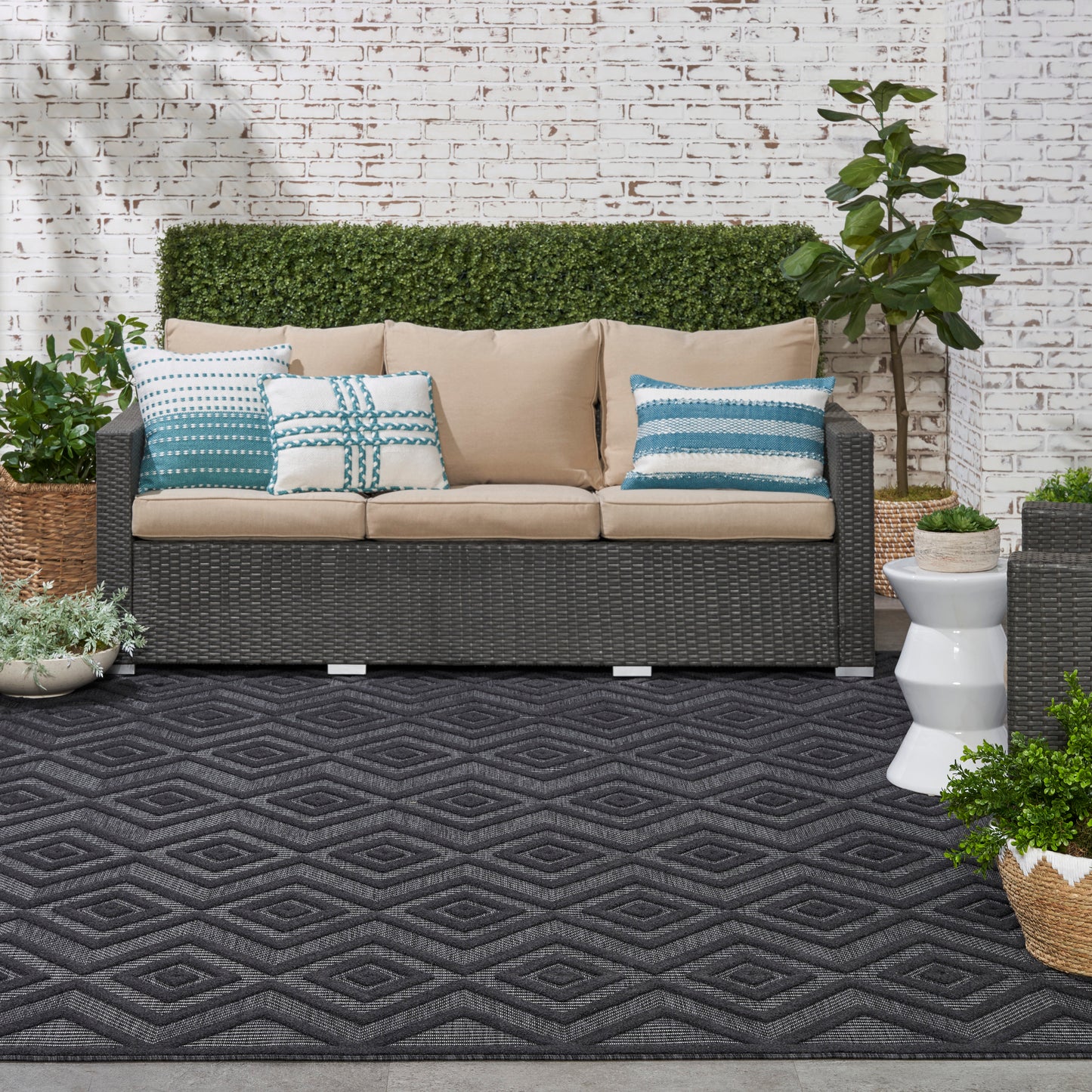 Nourison Versatile 7' x 10' Charcoal Black Modern Rug