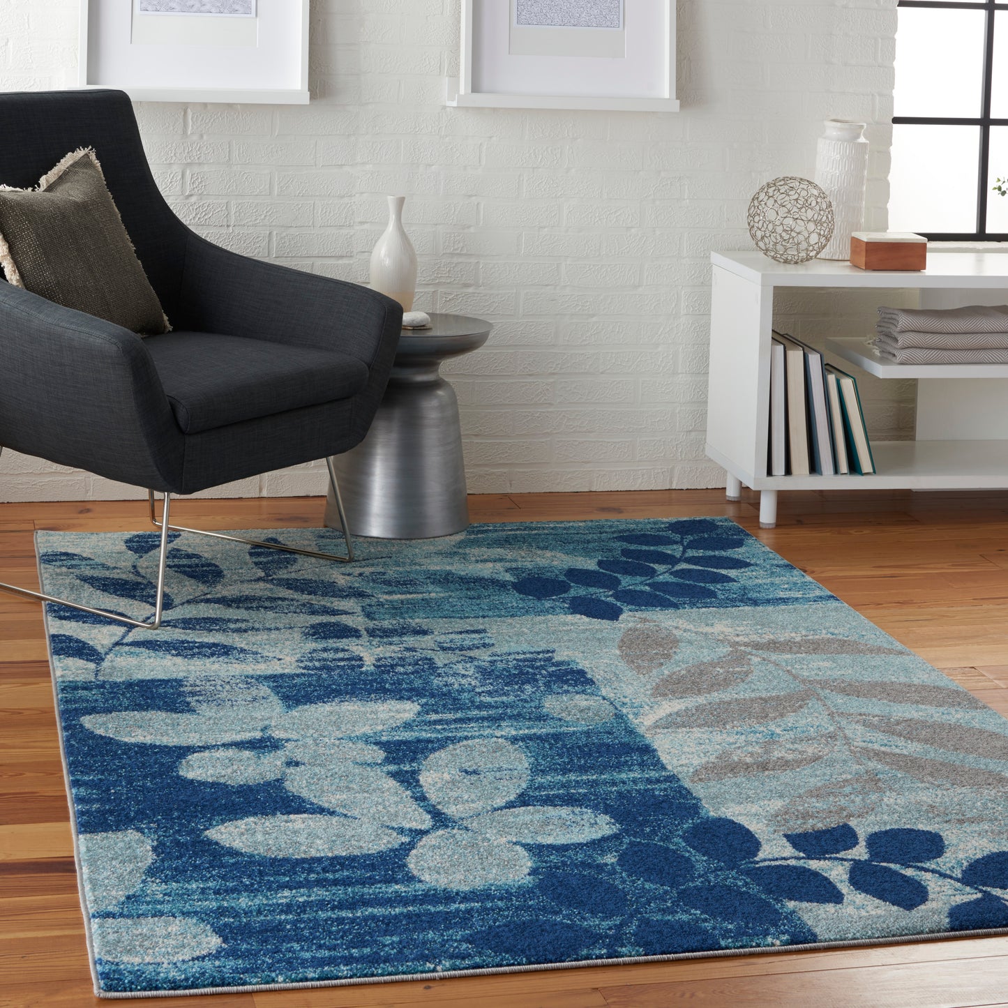 Nourison Tranquil 5'3" x 7'3" Navy/Light Blue Farmhouse Indoor Rug