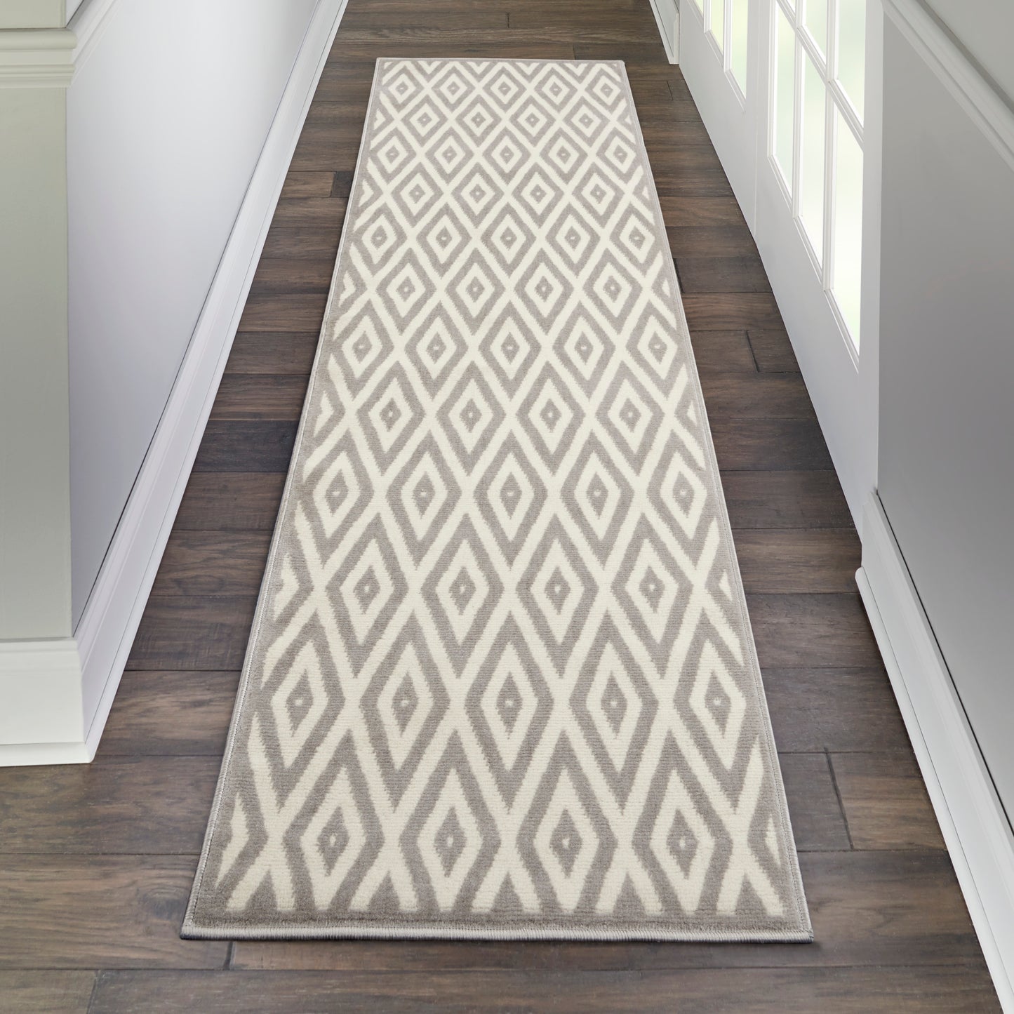 Nourison Grafix 2'3" x 7'6" White/Grey Mid-Century Modern Indoor Rug