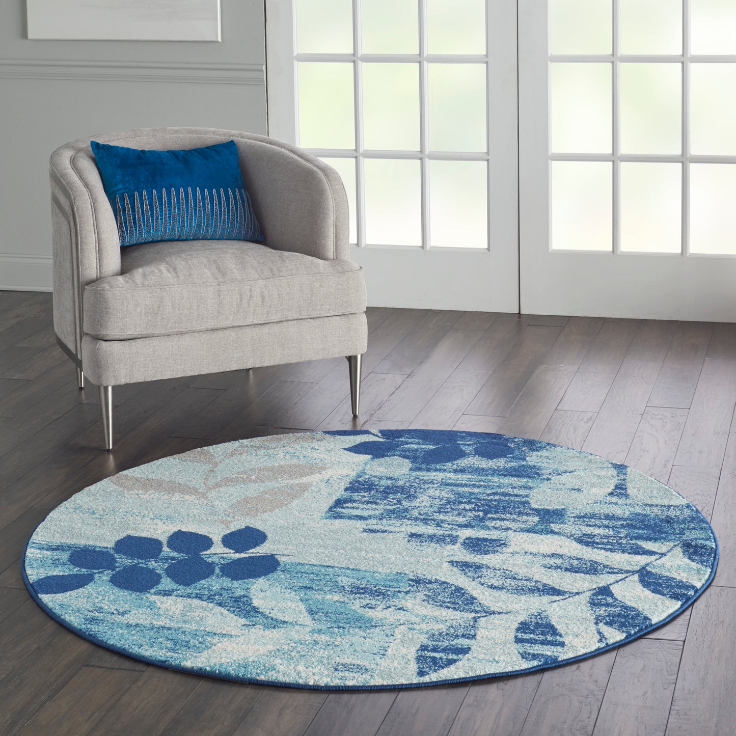 Nourison Tranquil 5'3" x Round Navy/Light Blue Farmhouse Indoor Rug