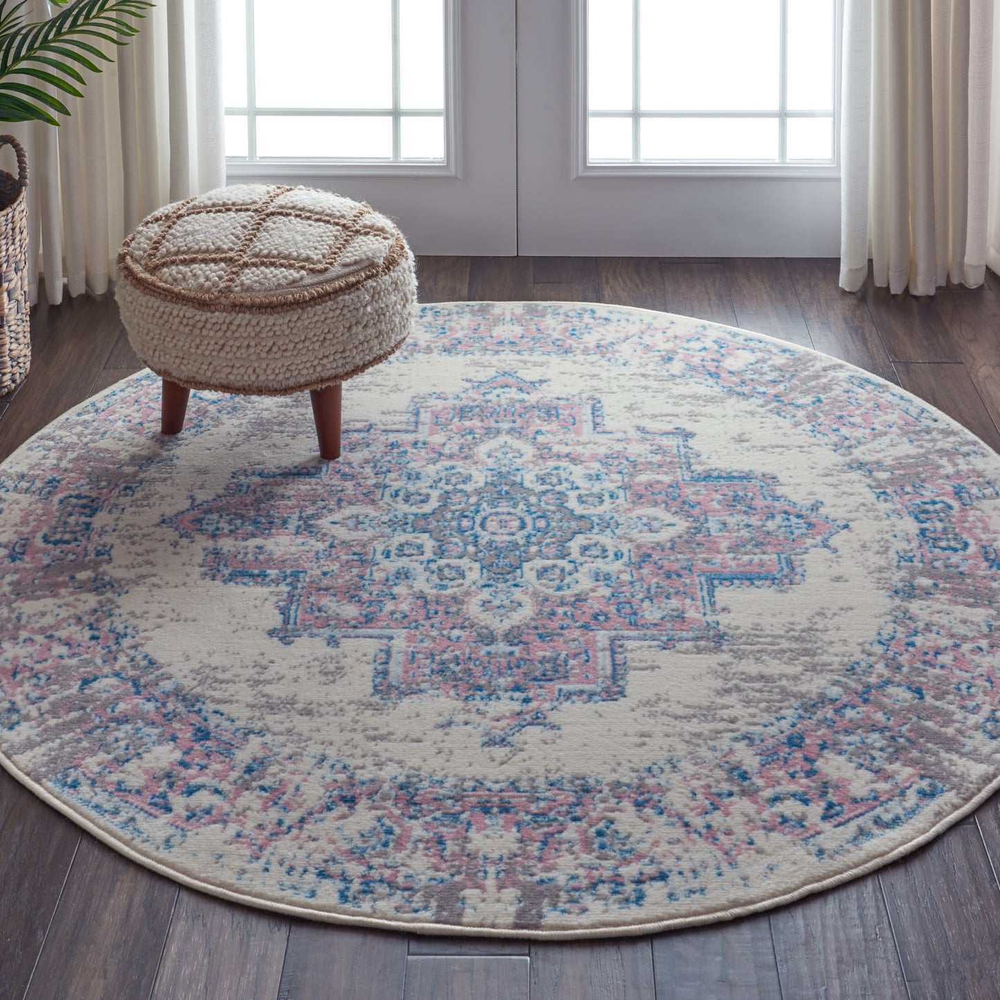 Nourison Grafix 4' x Round Ivory/Pink Vintage Indoor Rug