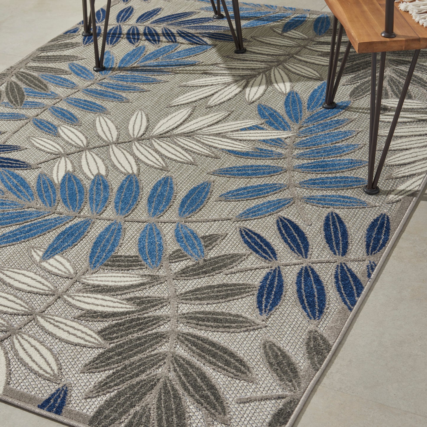 Nourison Aloha 5'3" x 7'5" Grey/Blue Tropical Rug