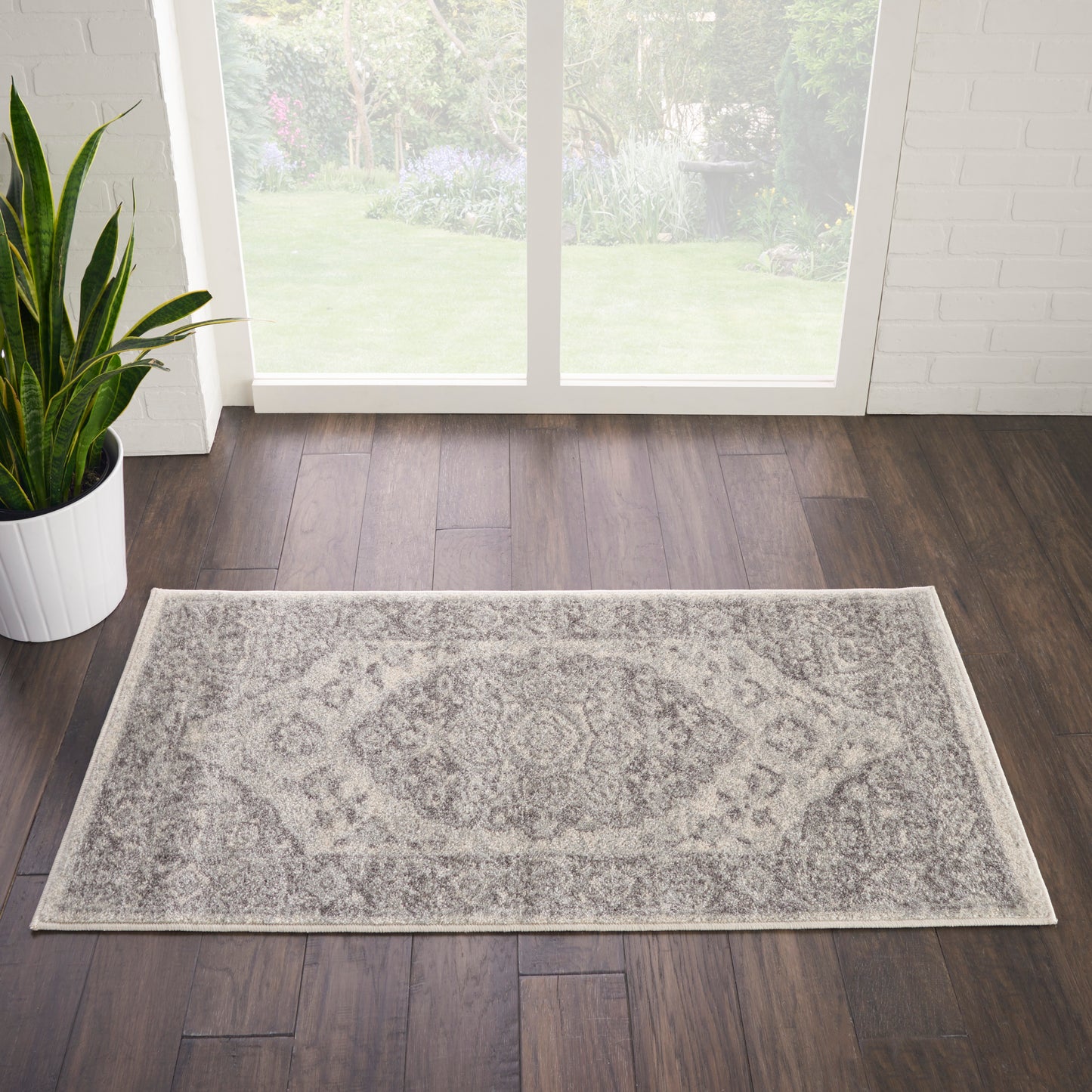 Nourison Tranquil 2' x 4' Ivory/Grey Vintage Indoor Rug