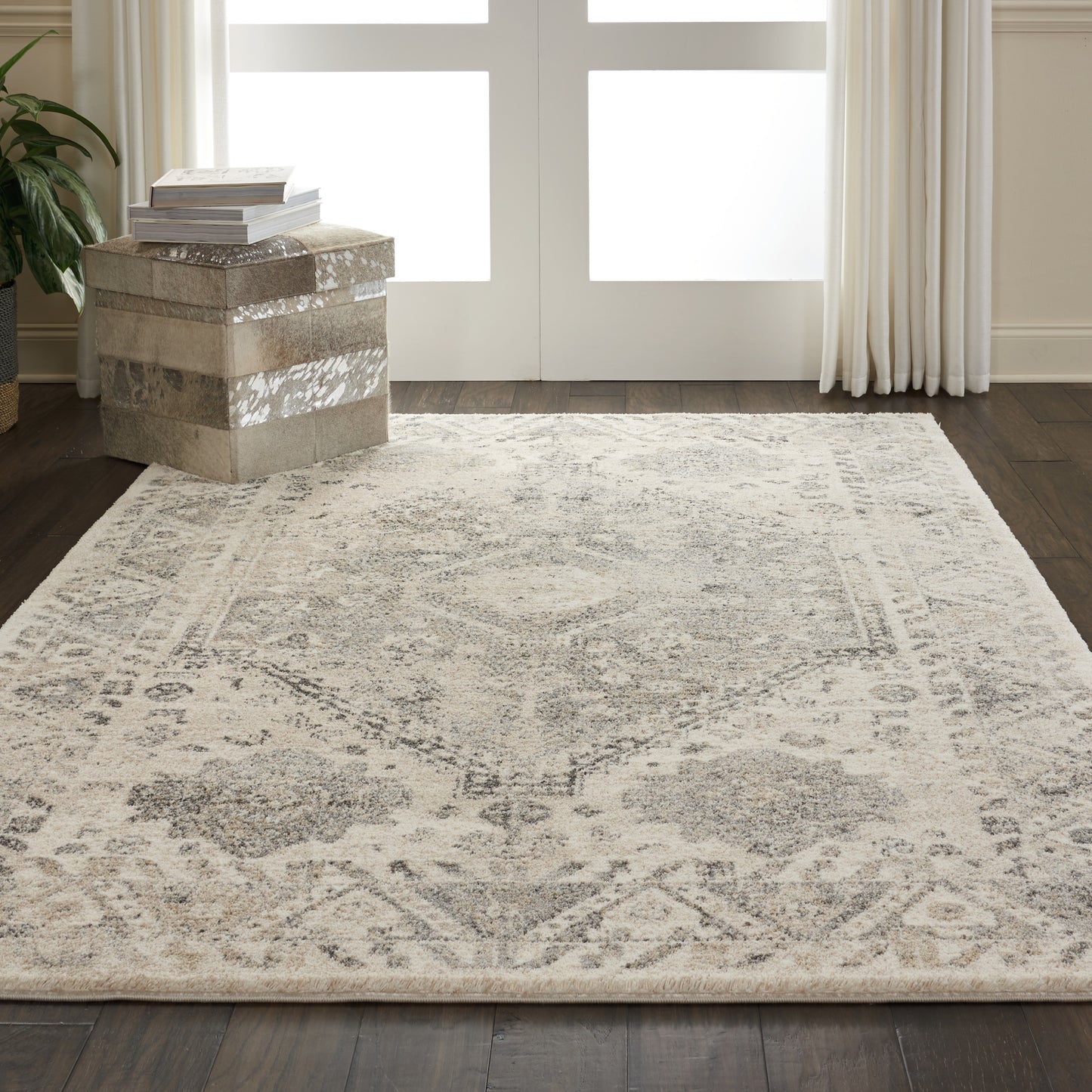 Nourison Fusion 5'3" x 7'3" Cream Grey Vintage Indoor Rug