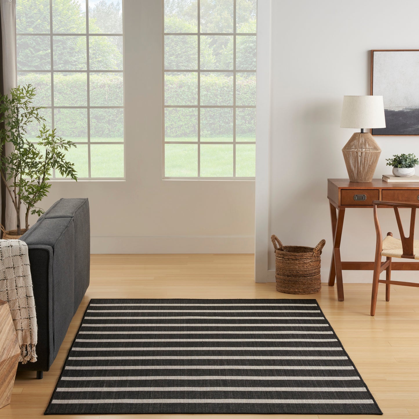 Nourison Positano 5' x 7' Black Ivory Modern Rug