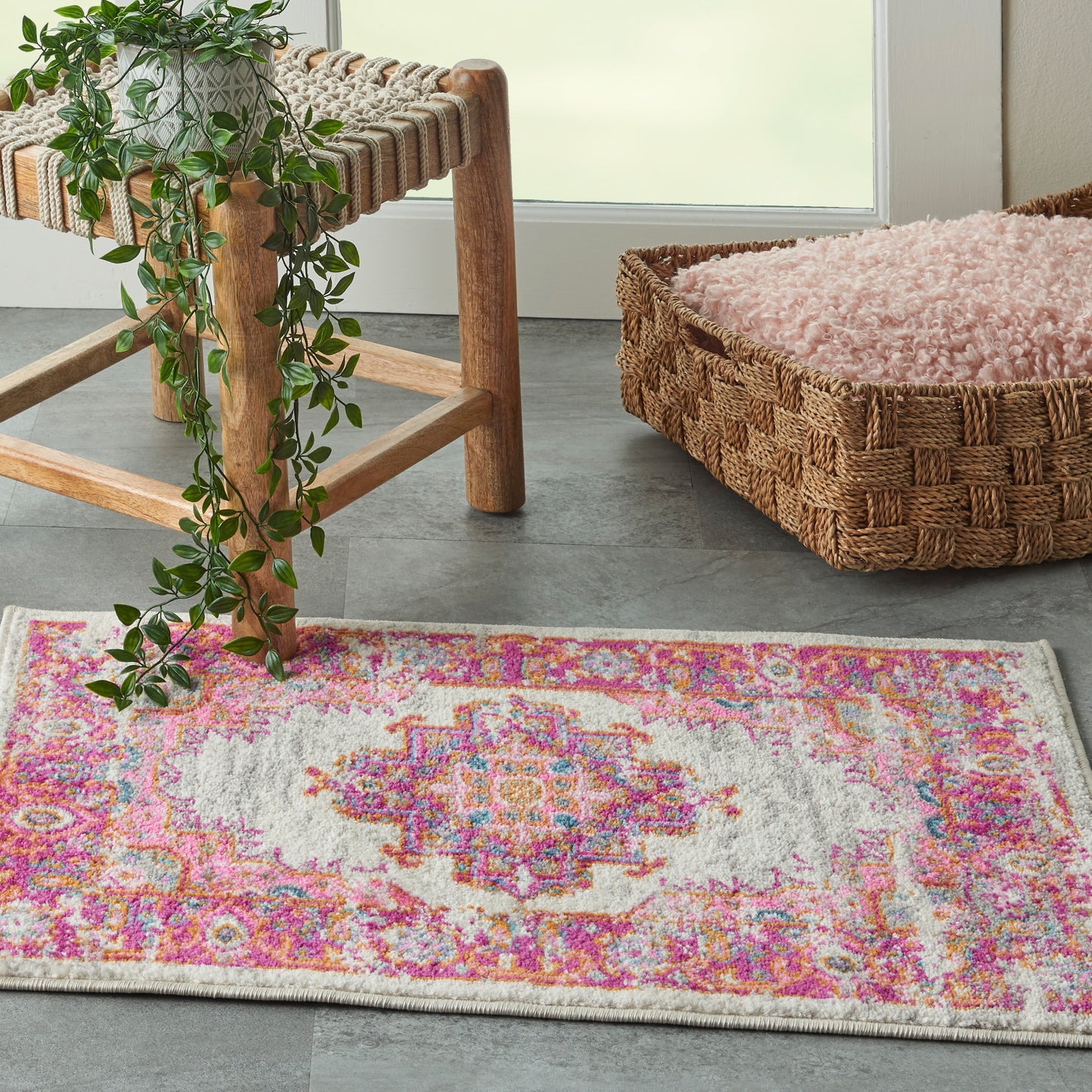 Nourison Passion 1'10" x 2'10" Ivory/Fuchsia Bohemian Indoor Rug