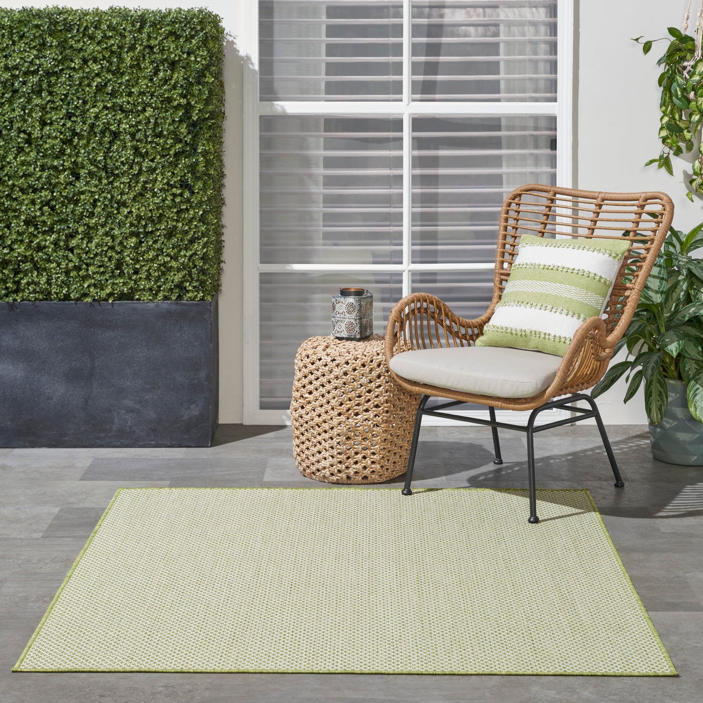 Nourison Courtyard 4' x Square Ivory Green Modern Rug