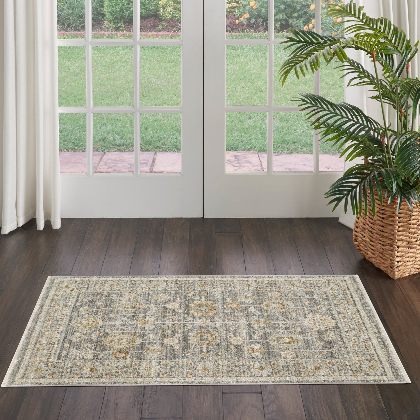 Nourison Traditional Home 2'6" x 4'6" Grey Vintage Indoor Rug