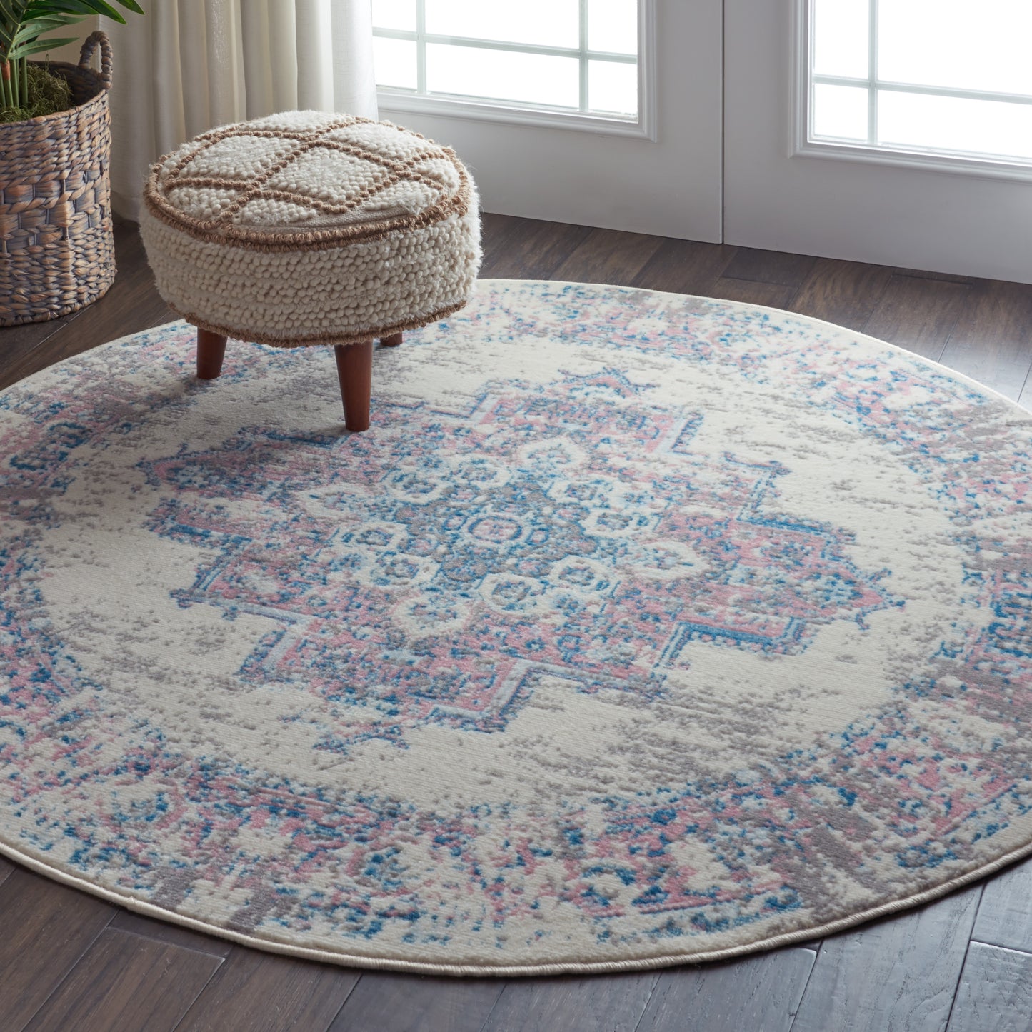 Nourison Grafix 4' x Round Ivory/Pink Vintage Indoor Rug