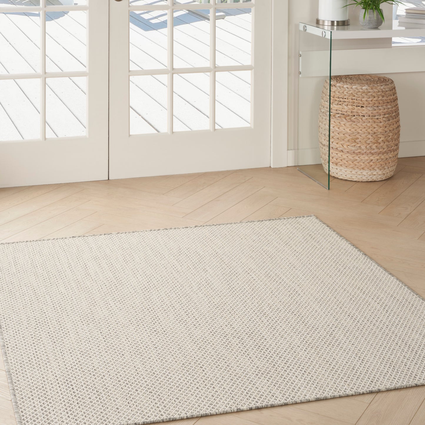 Nourison Courtyard 5' x Square Ivory/Silver Modern Rug