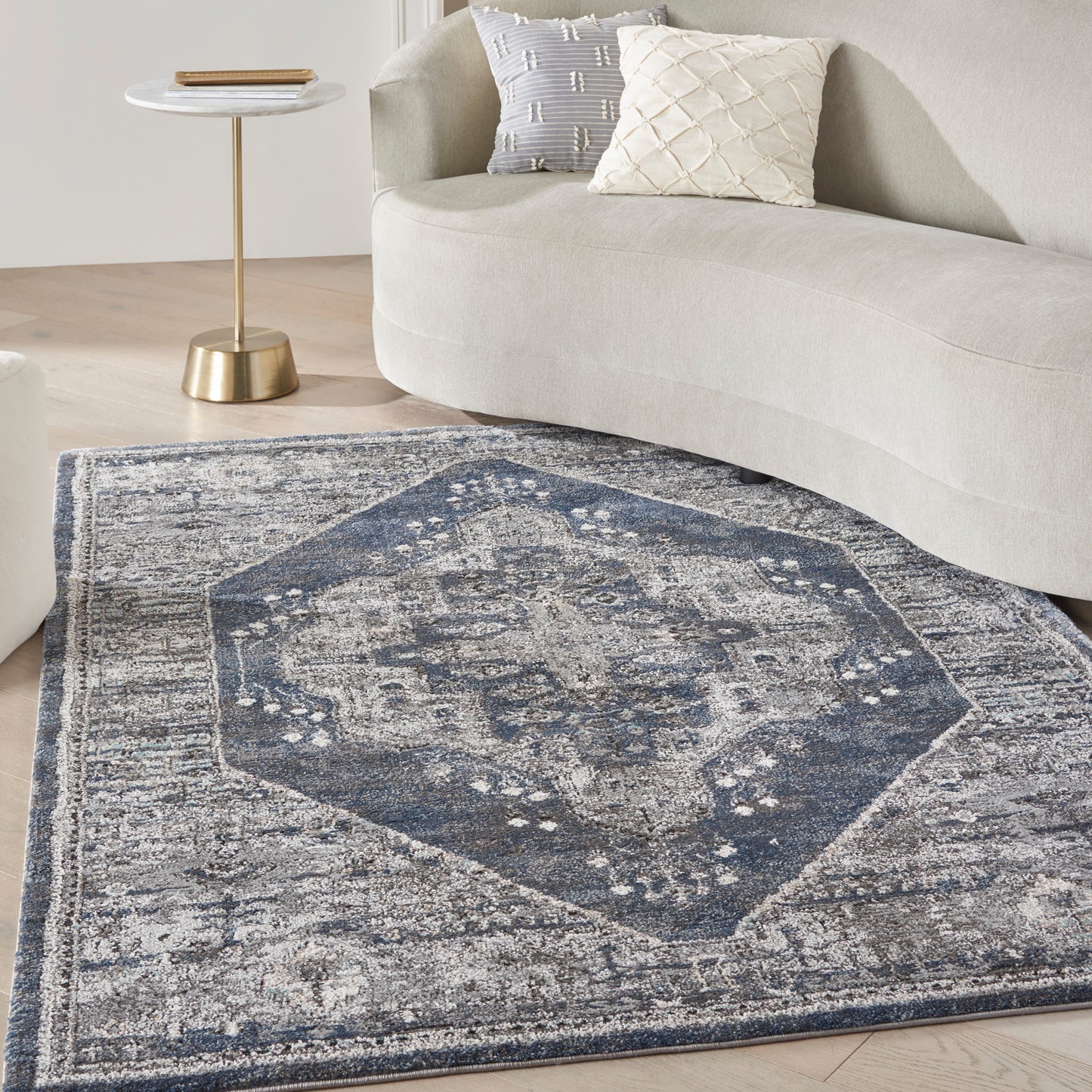 Nourison American Manor 3'11" x 5'11" Blue Farmhouse Indoor Rug