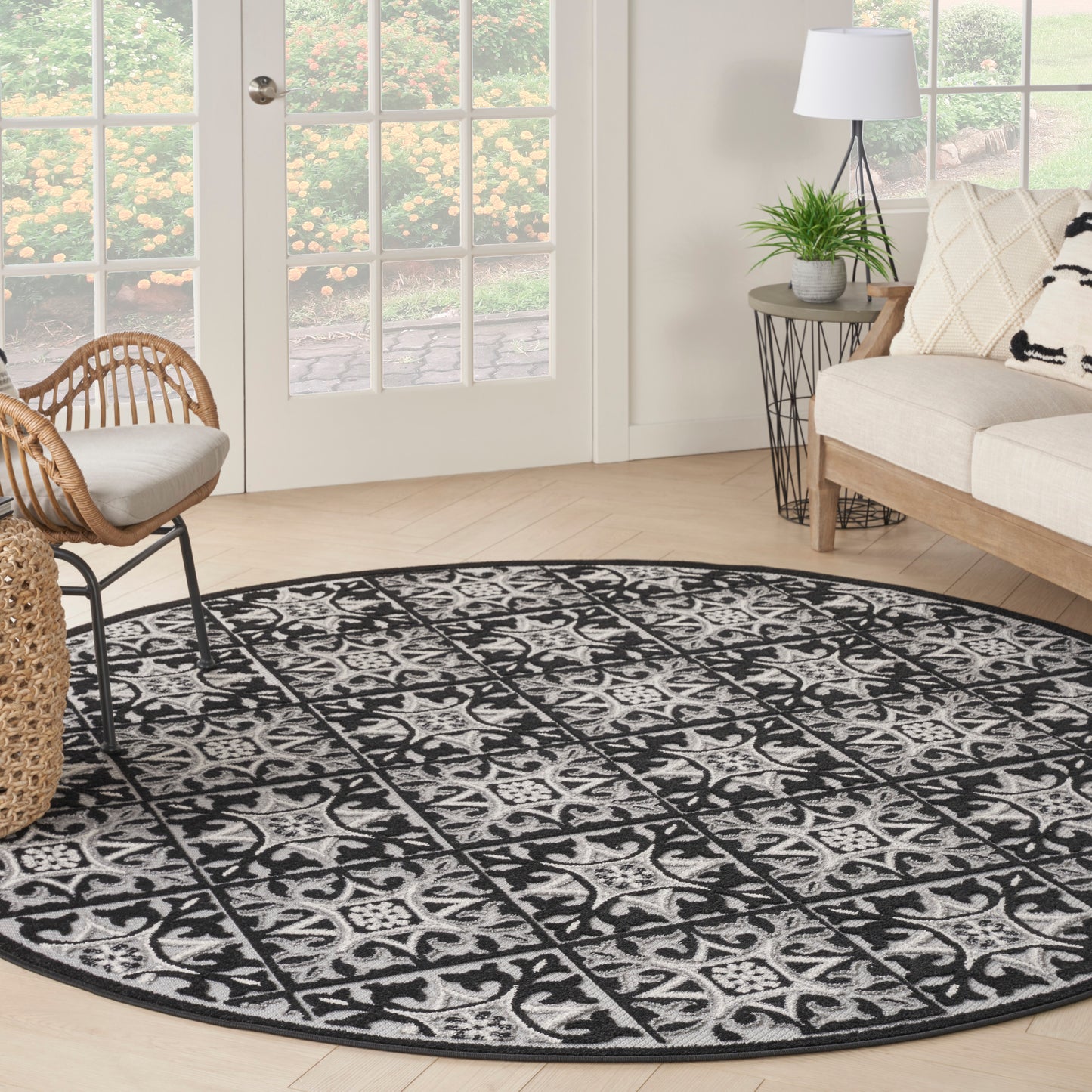 Nourison Aloha 7'10" x Round Black White Contemporary Rug