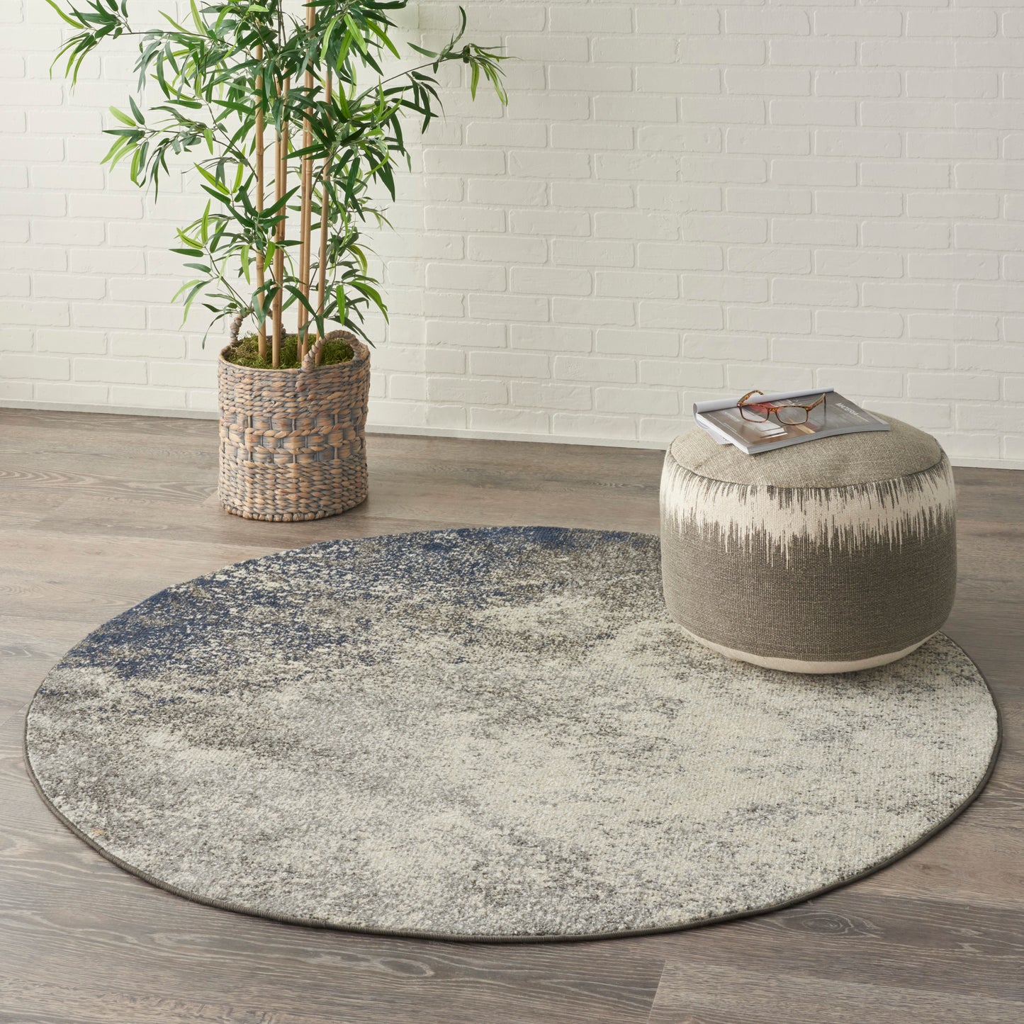 Nourison Passion 4' x Round Charcoal Ivory Modern Indoor Rug