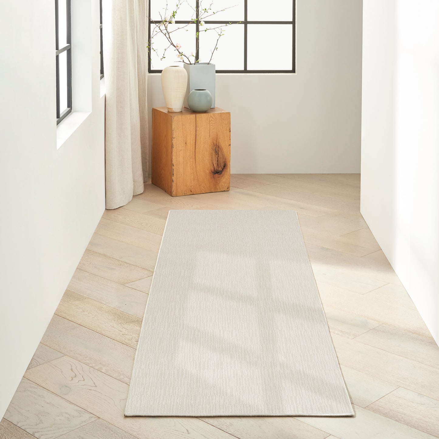 Calvin Klein Captivating 2'3" x 7'3" Ivory Grey Modern Indoor Rug