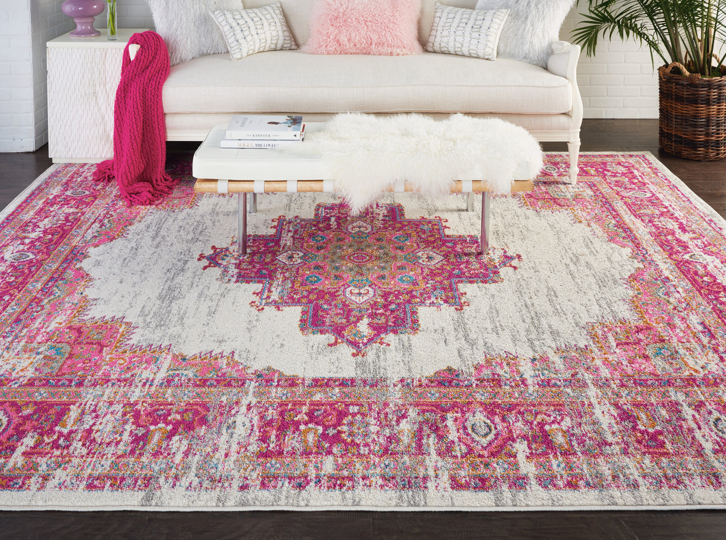 Nourison Passion 5'3" x 7'3" Ivory/Fuchsia Bohemian Indoor Rug