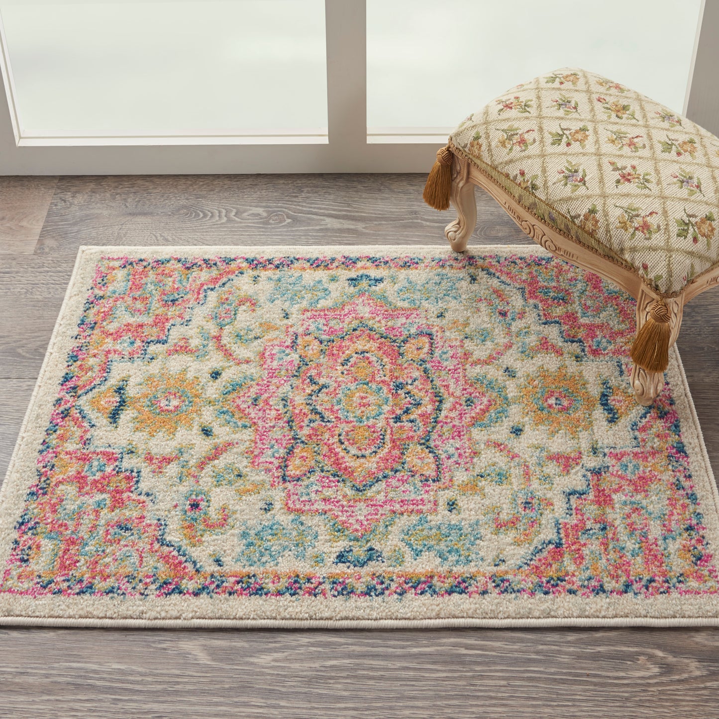 Nourison Passion 1'10" x 2'10" Ivory Pink Bohemian Indoor Rug