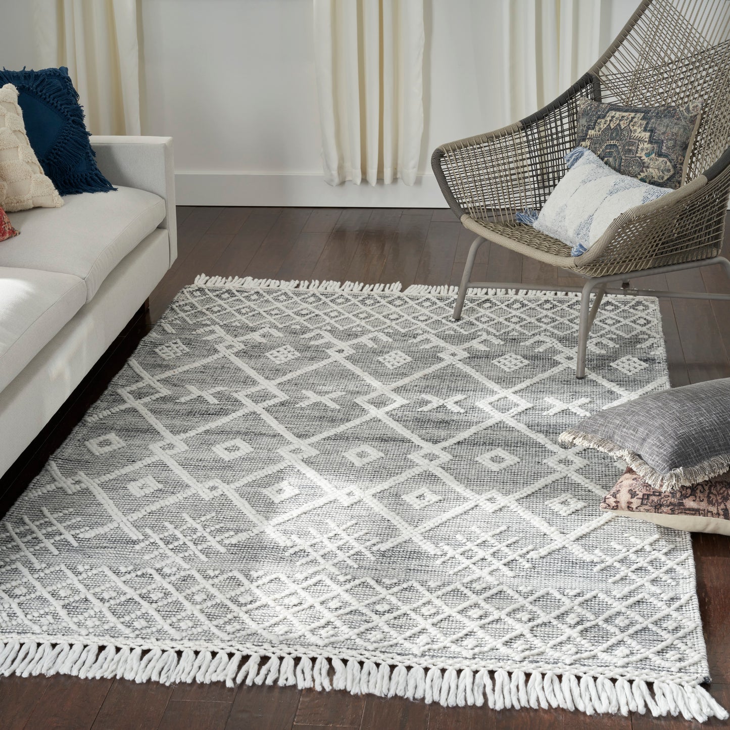 Nicole Curtis Series 3 4' x 6' Grey/Ivory Bohemian Indoor Rug