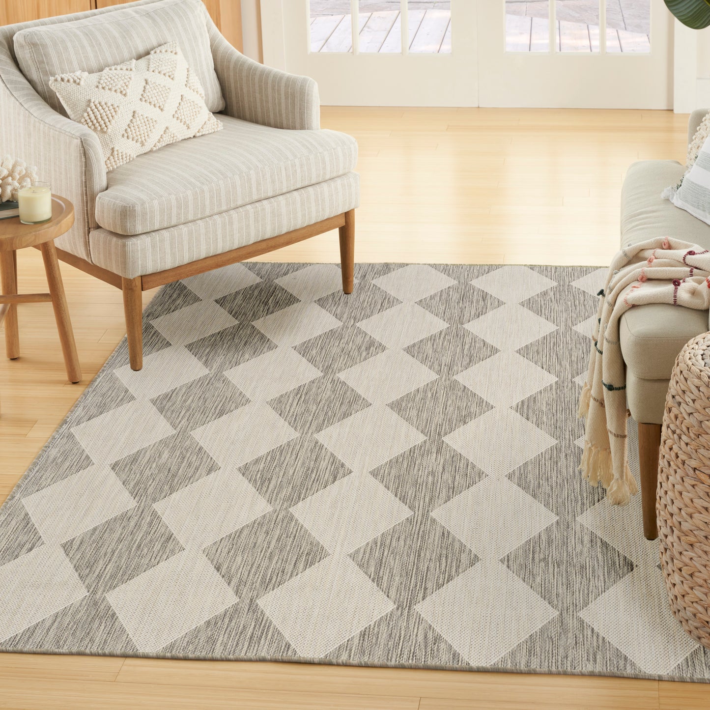 Nourison Positano 4' x 6' Light Grey Modern Rug